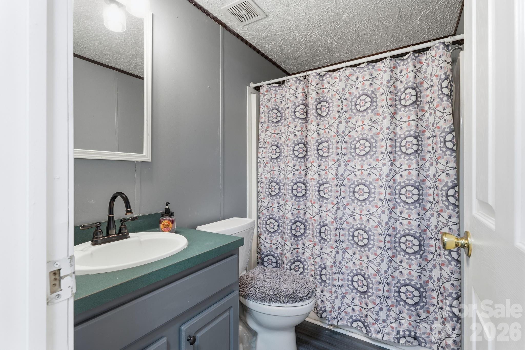 3307 Baltimore Road — East Bend