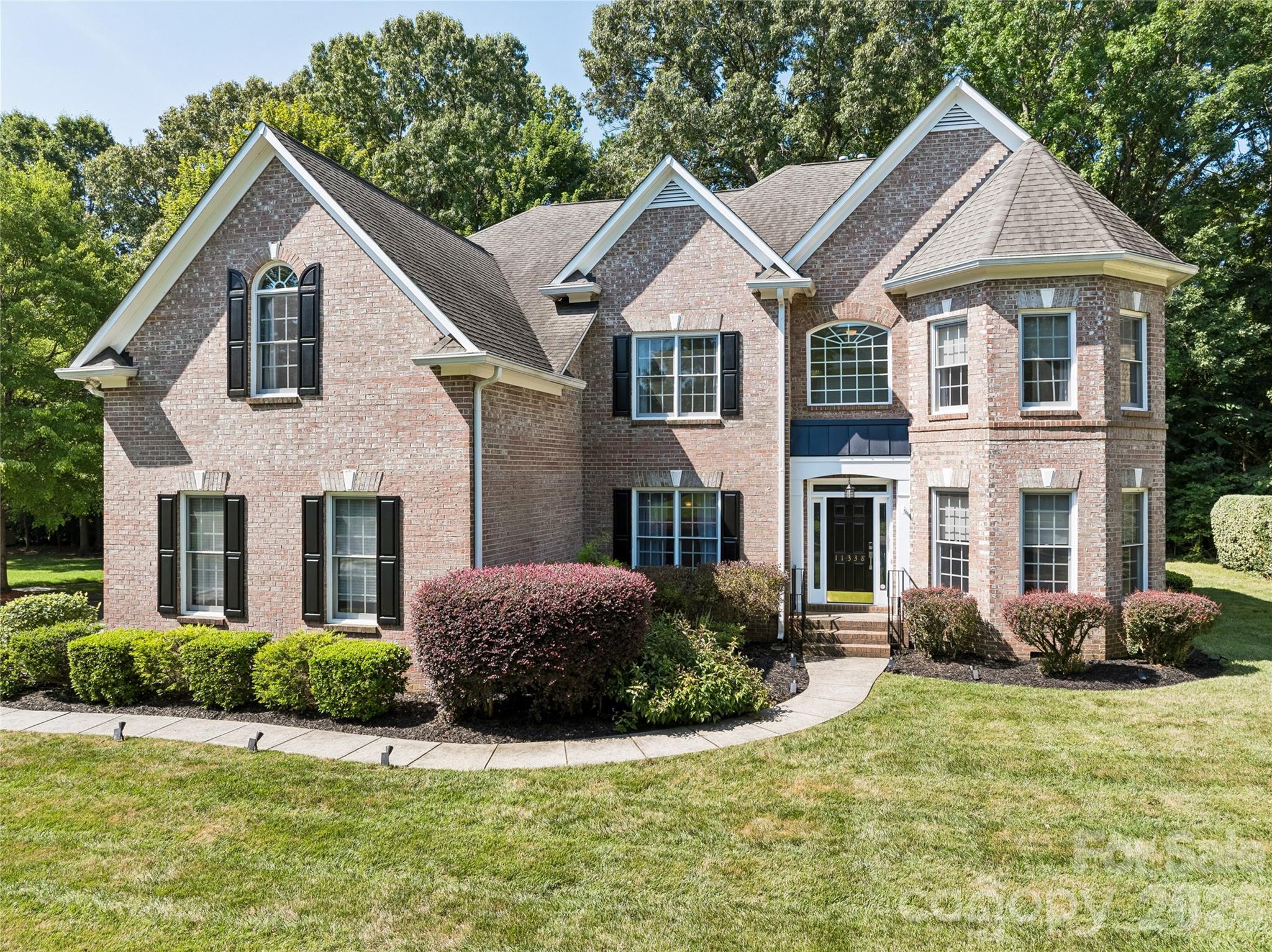 11338 Canoe Cove Lane — Huntersville