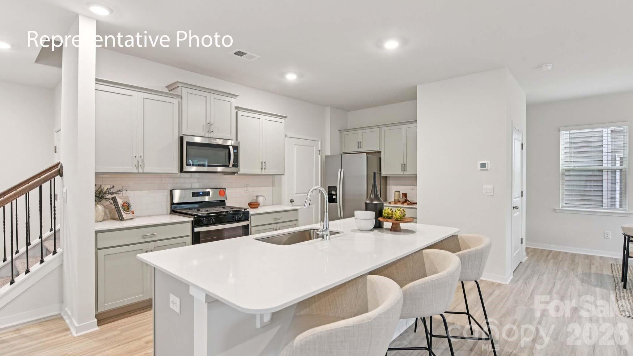 676 13th Avenue Drive NE — Hickory