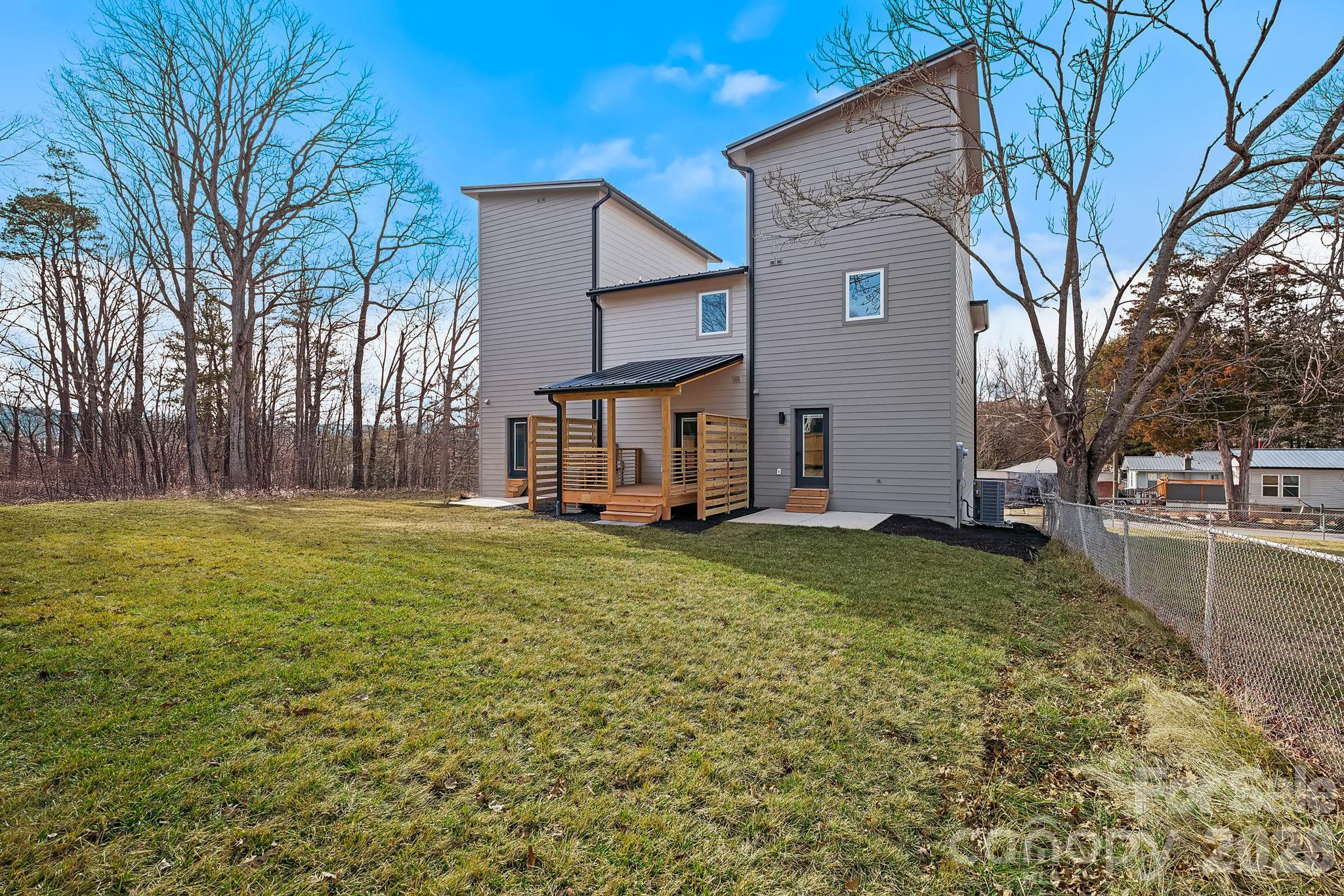 9 Gudger Road — Asheville
