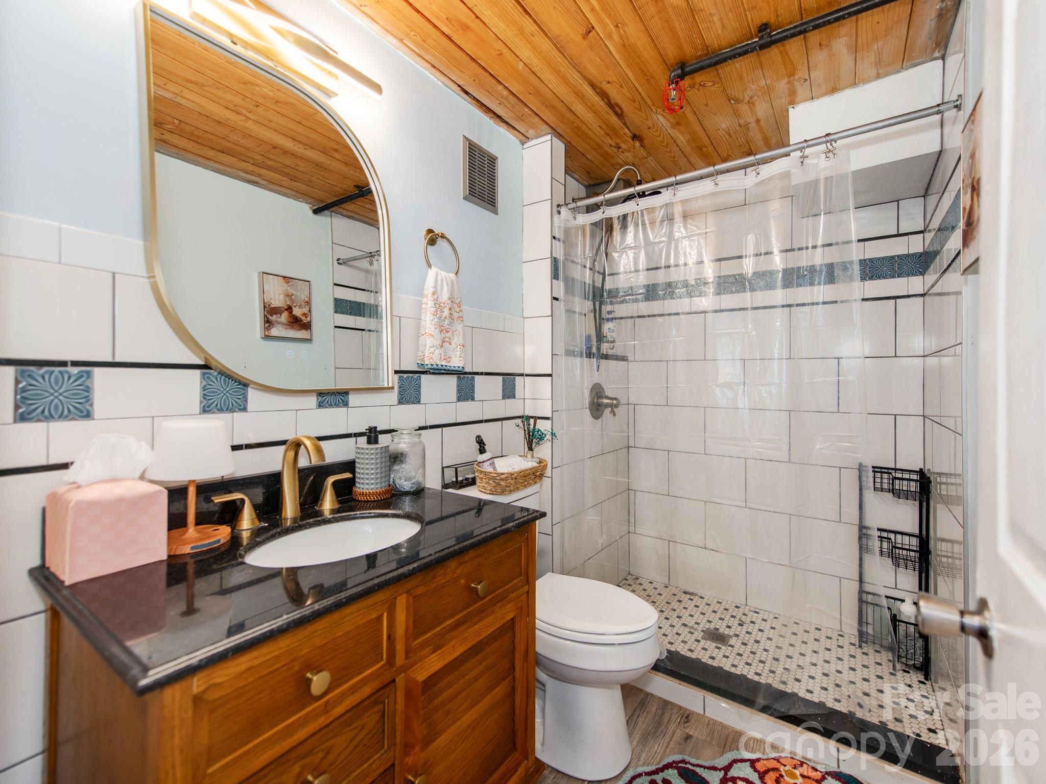 201 Hoskins Road S — Charlotte