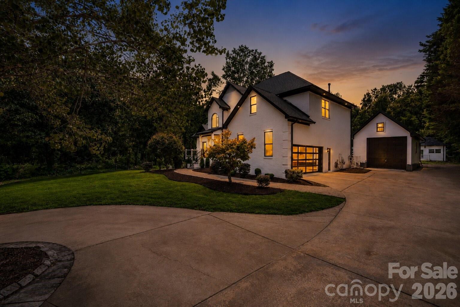 9827 Potter Road — Matthews