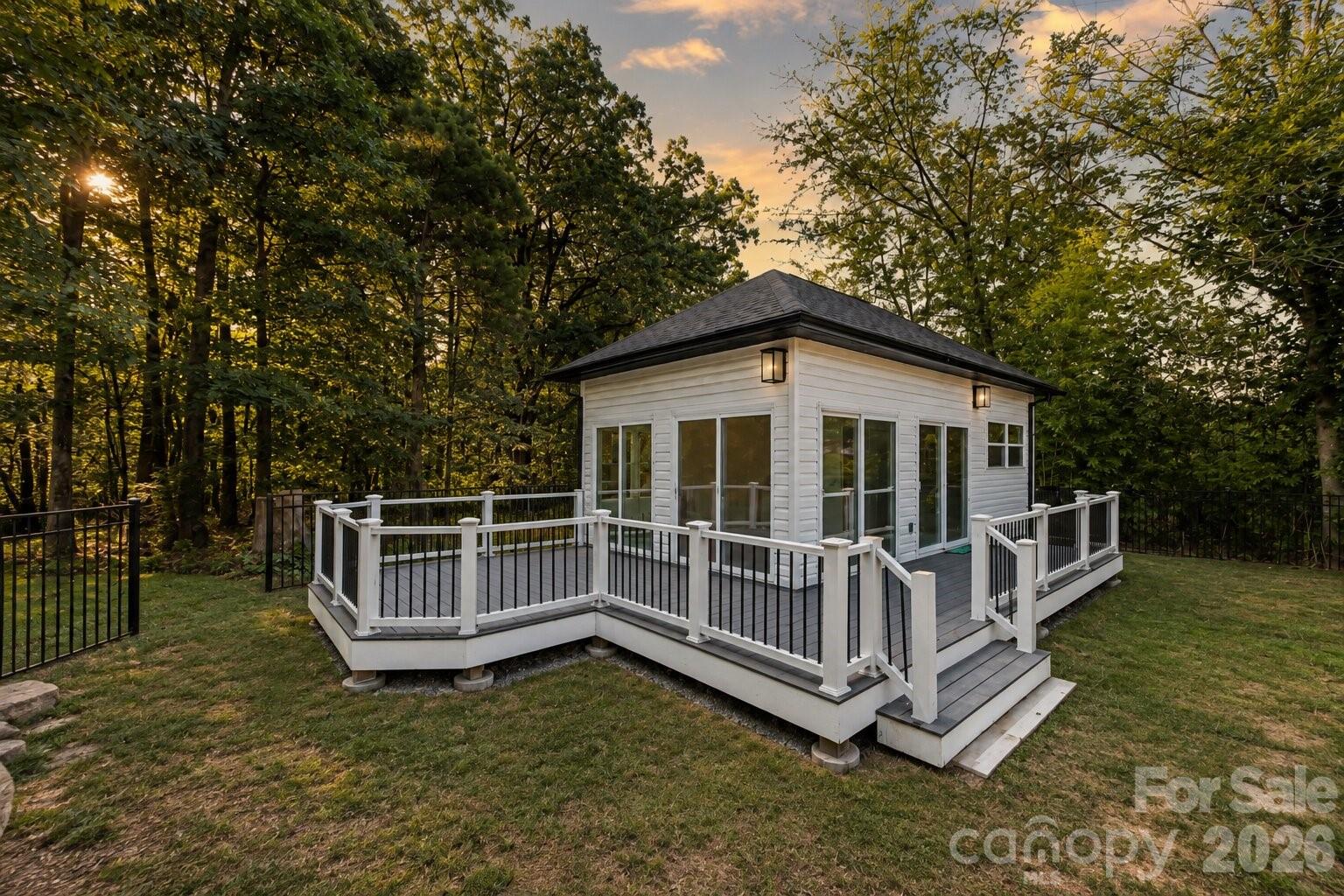 9827 Potter Road — Matthews