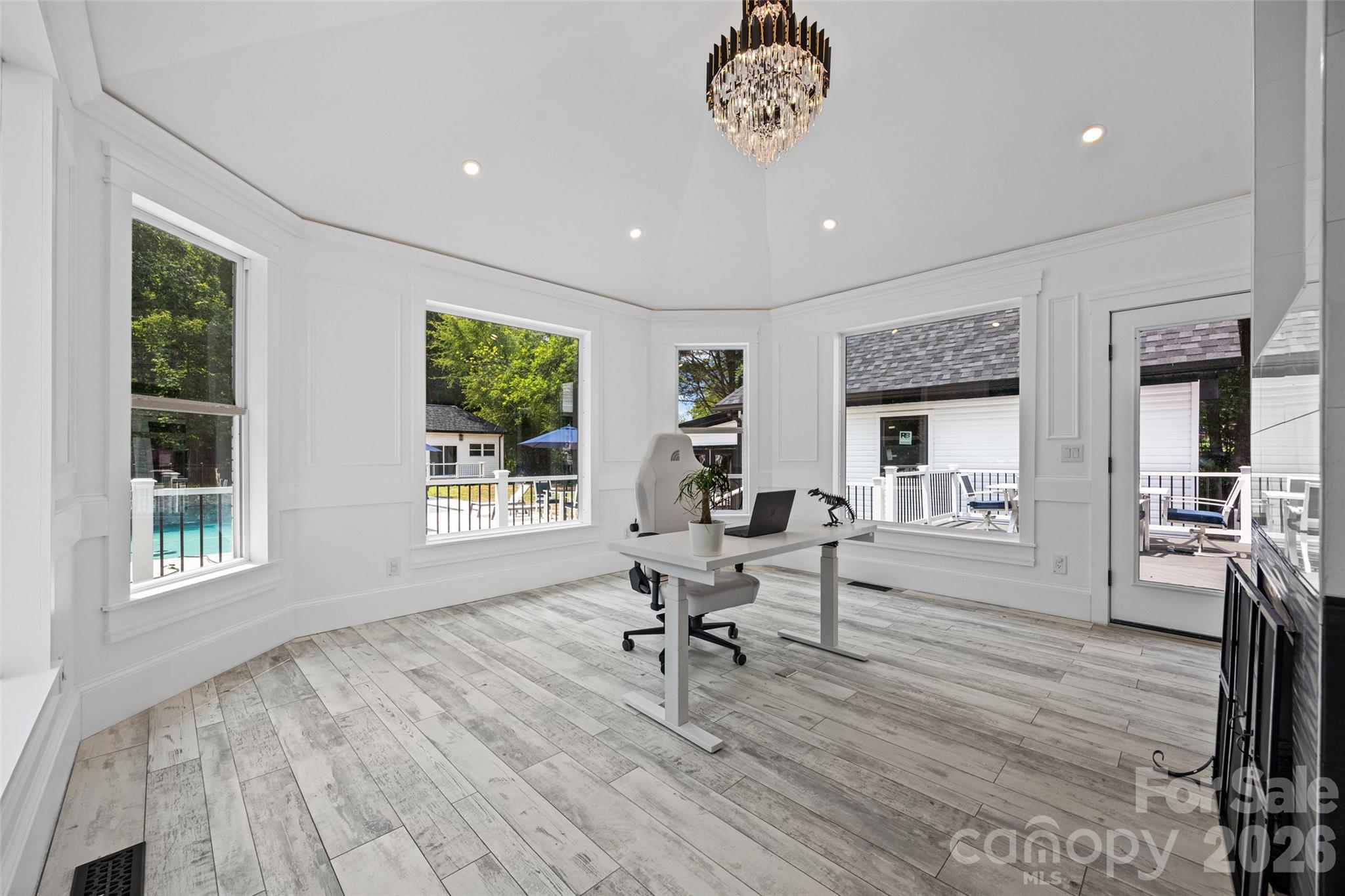 9827 Potter Road — Matthews