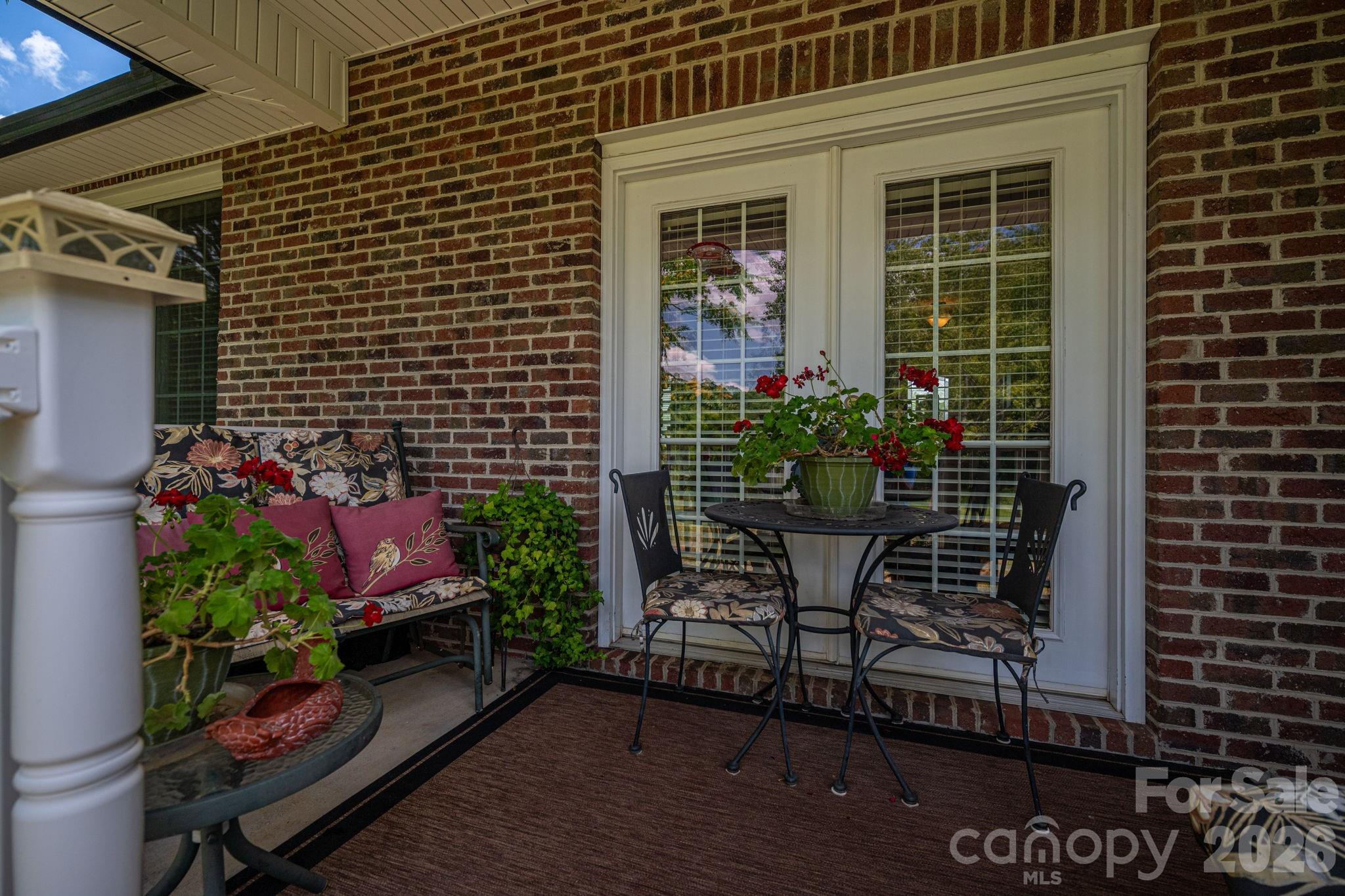 1855 Jetton Drive — Vale