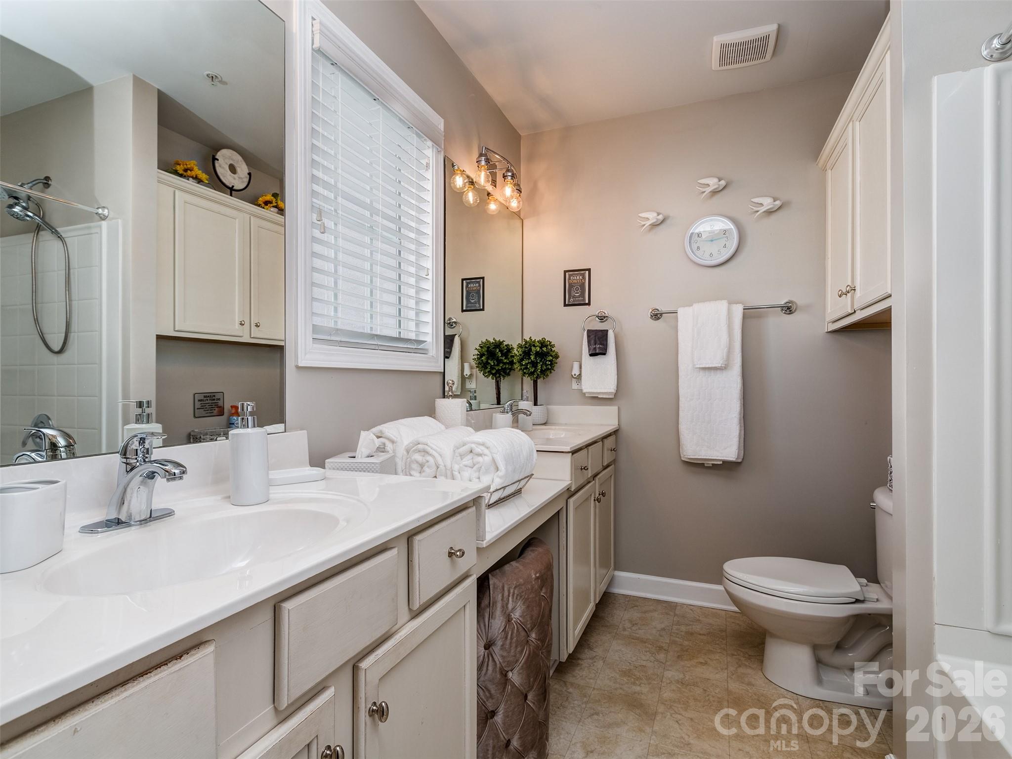 2074 Ayrsley Town Boulevard — Charlotte