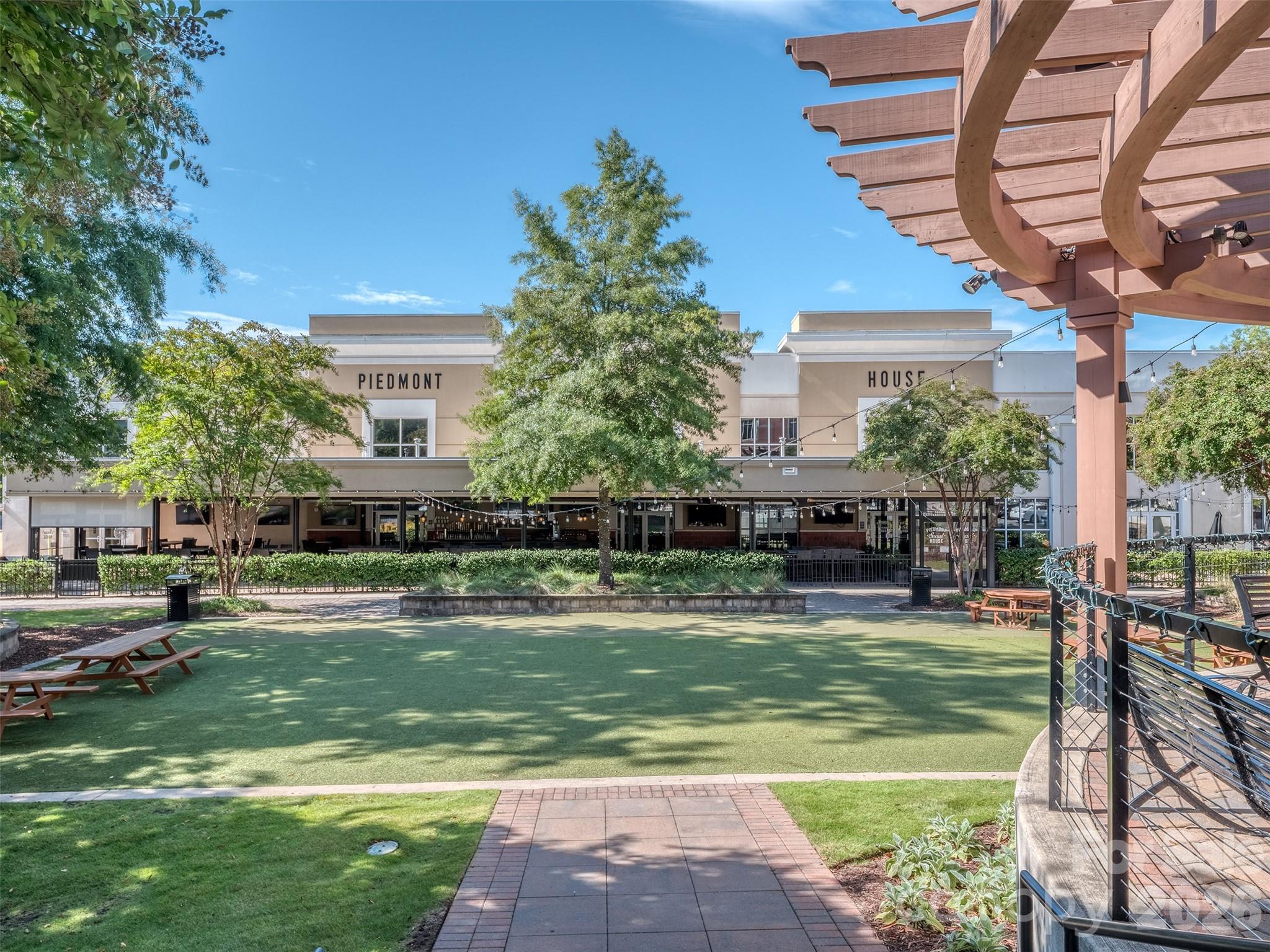 2074 Ayrsley Town Boulevard — Charlotte