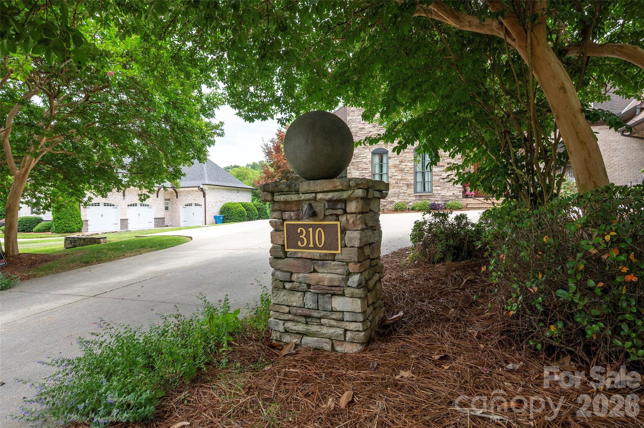 310 James Way — Bermuda Run