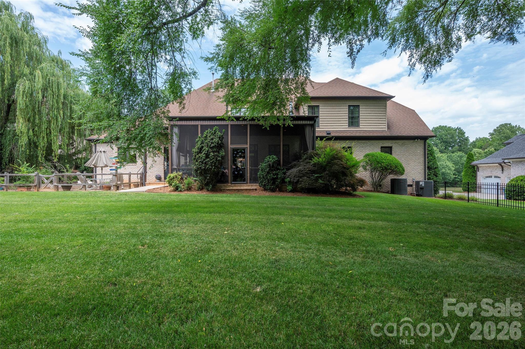 310 James Way — Bermuda Run