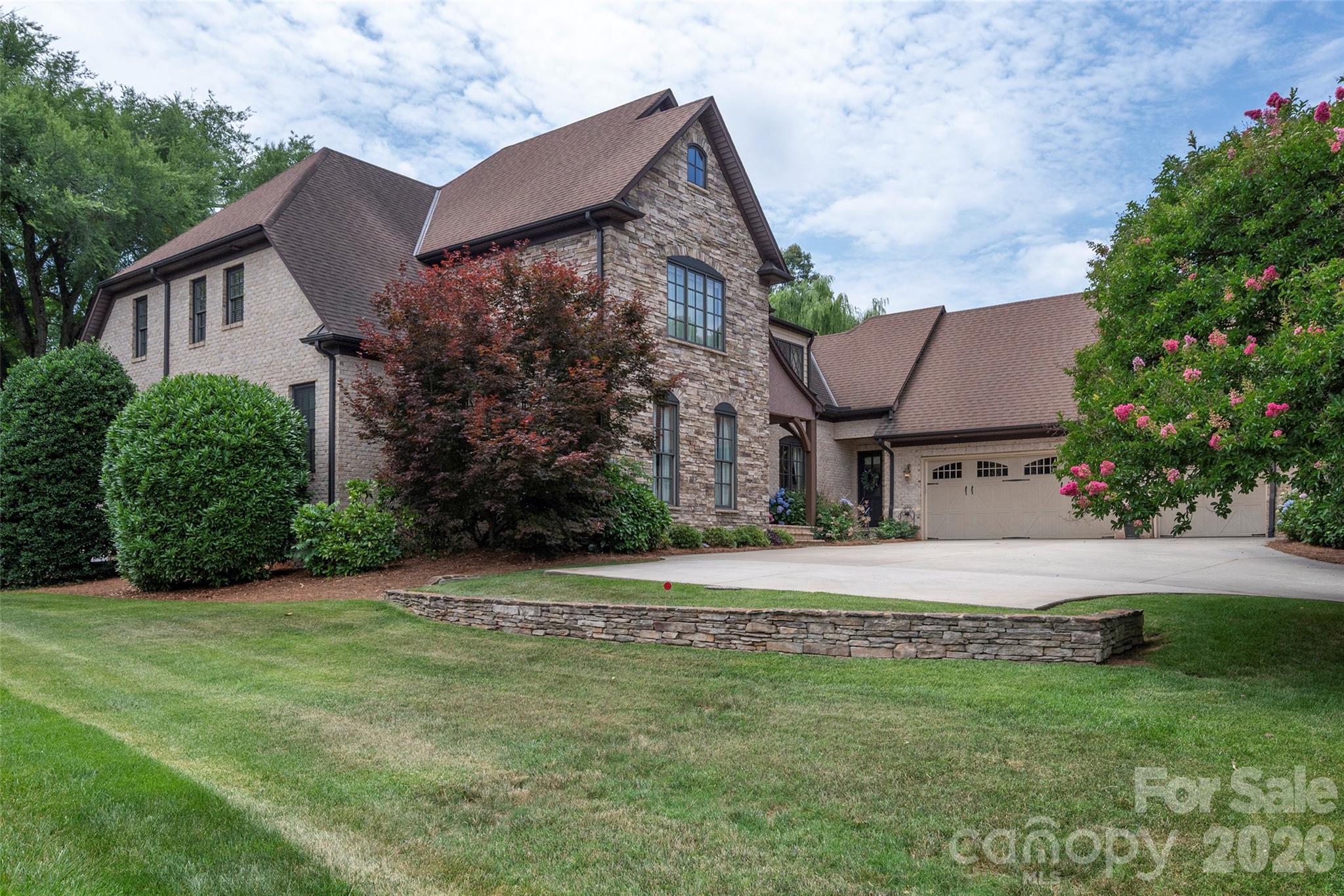 310 James Way — Bermuda Run