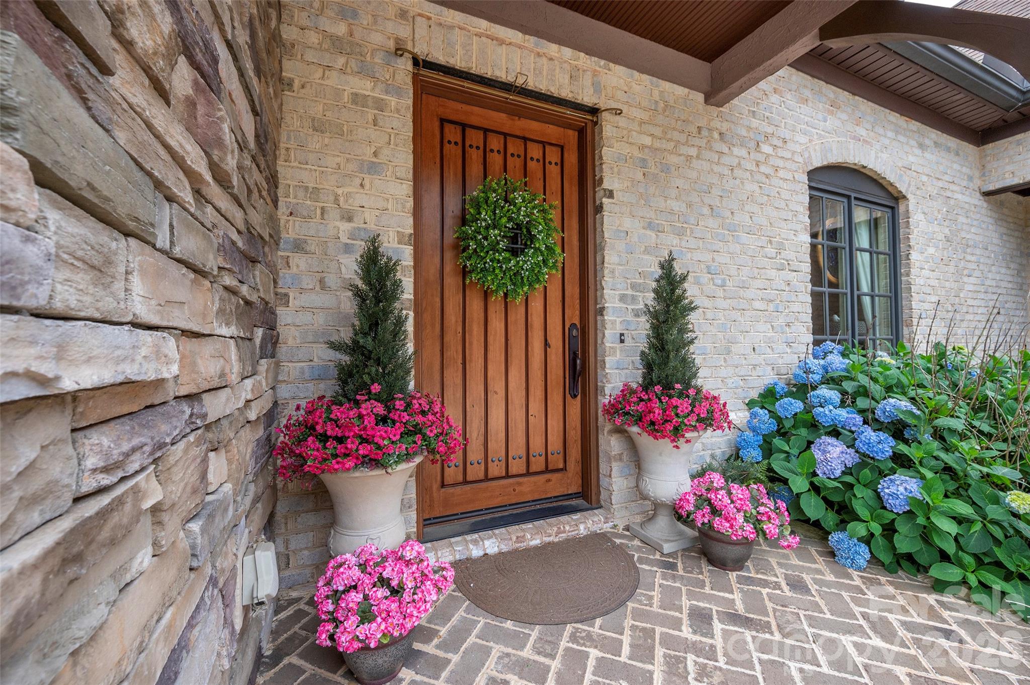 310 James Way — Bermuda Run