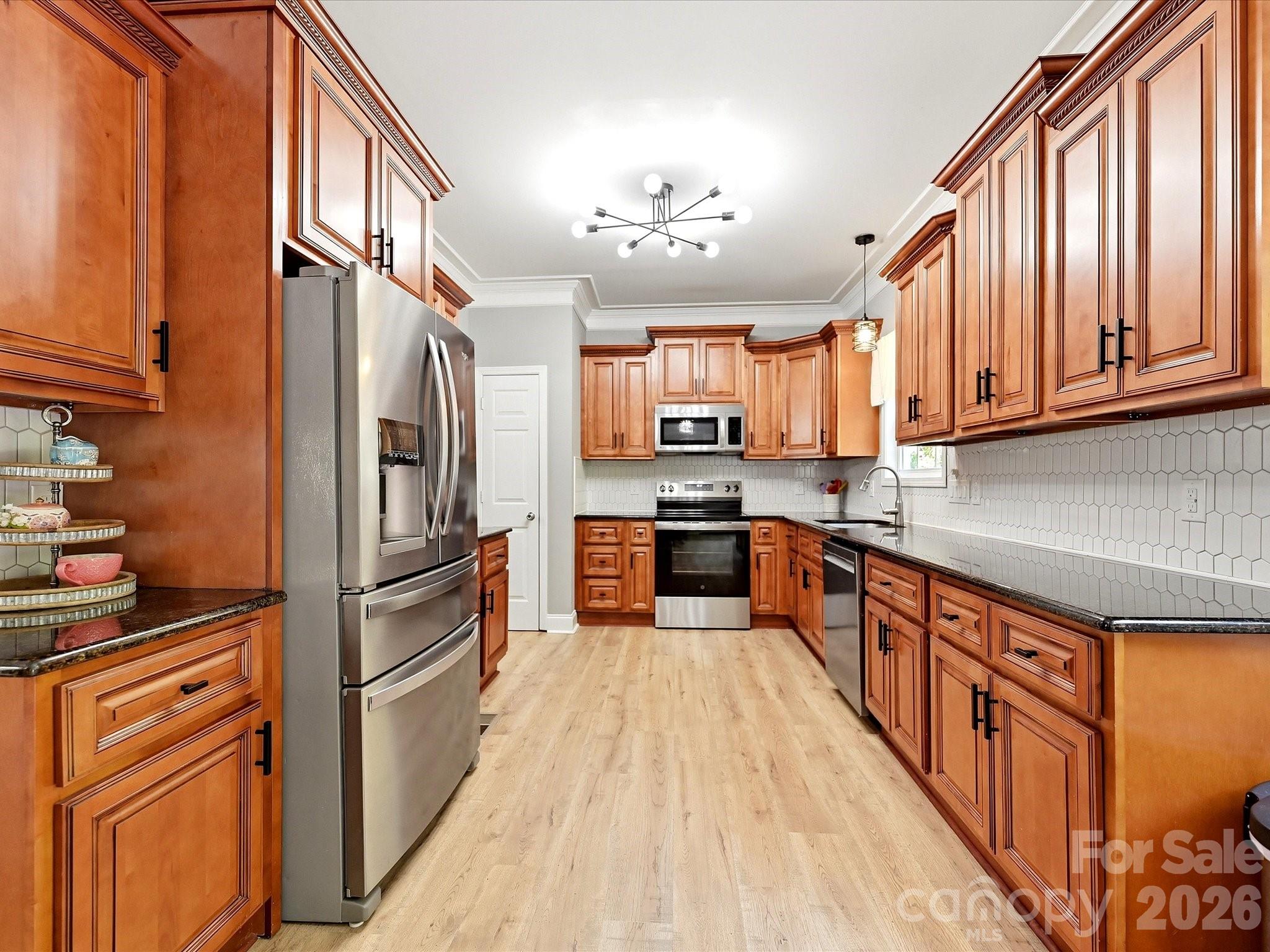 1401 Wall Street — Waxhaw