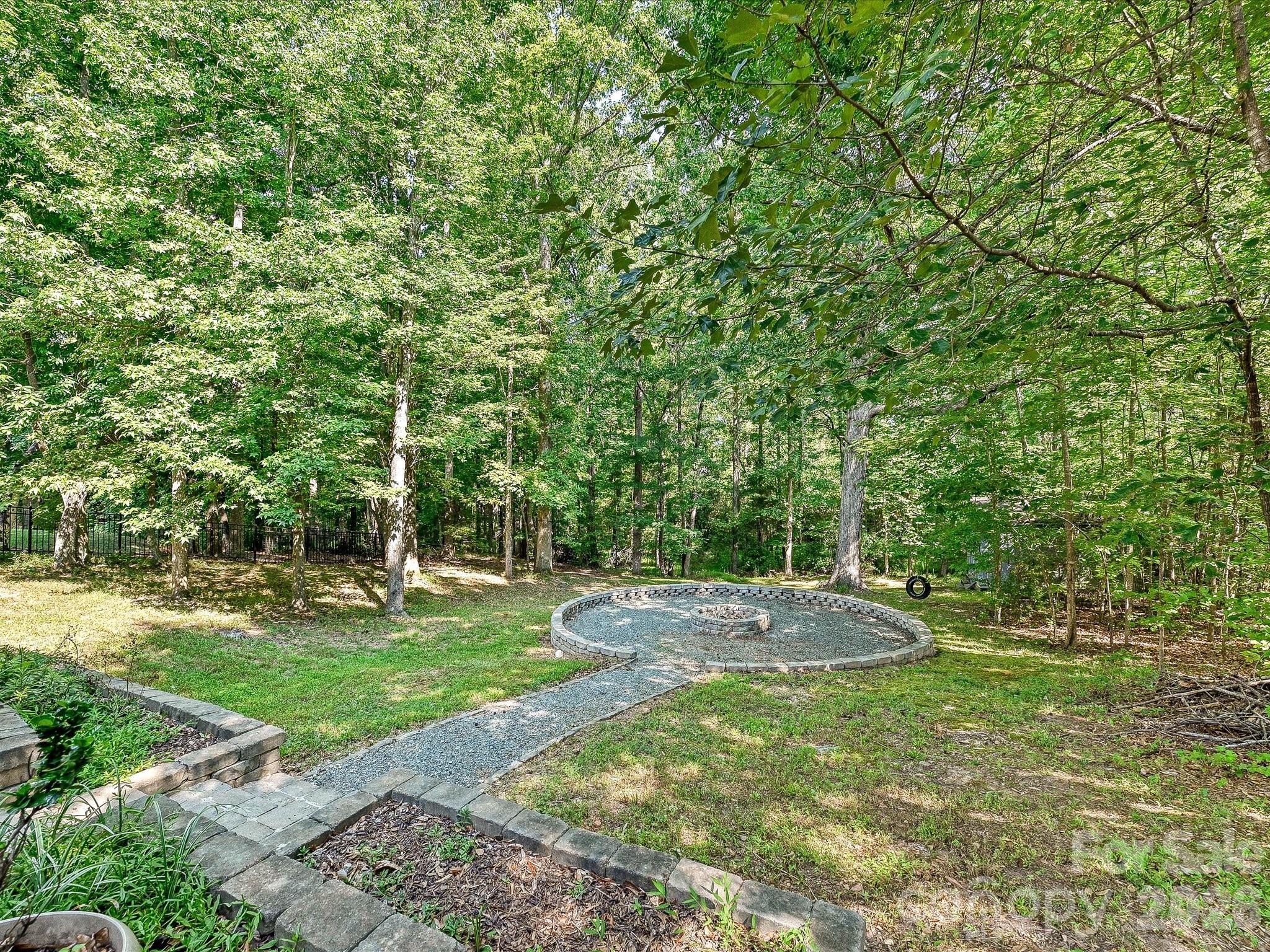 1401 Wall Street — Waxhaw