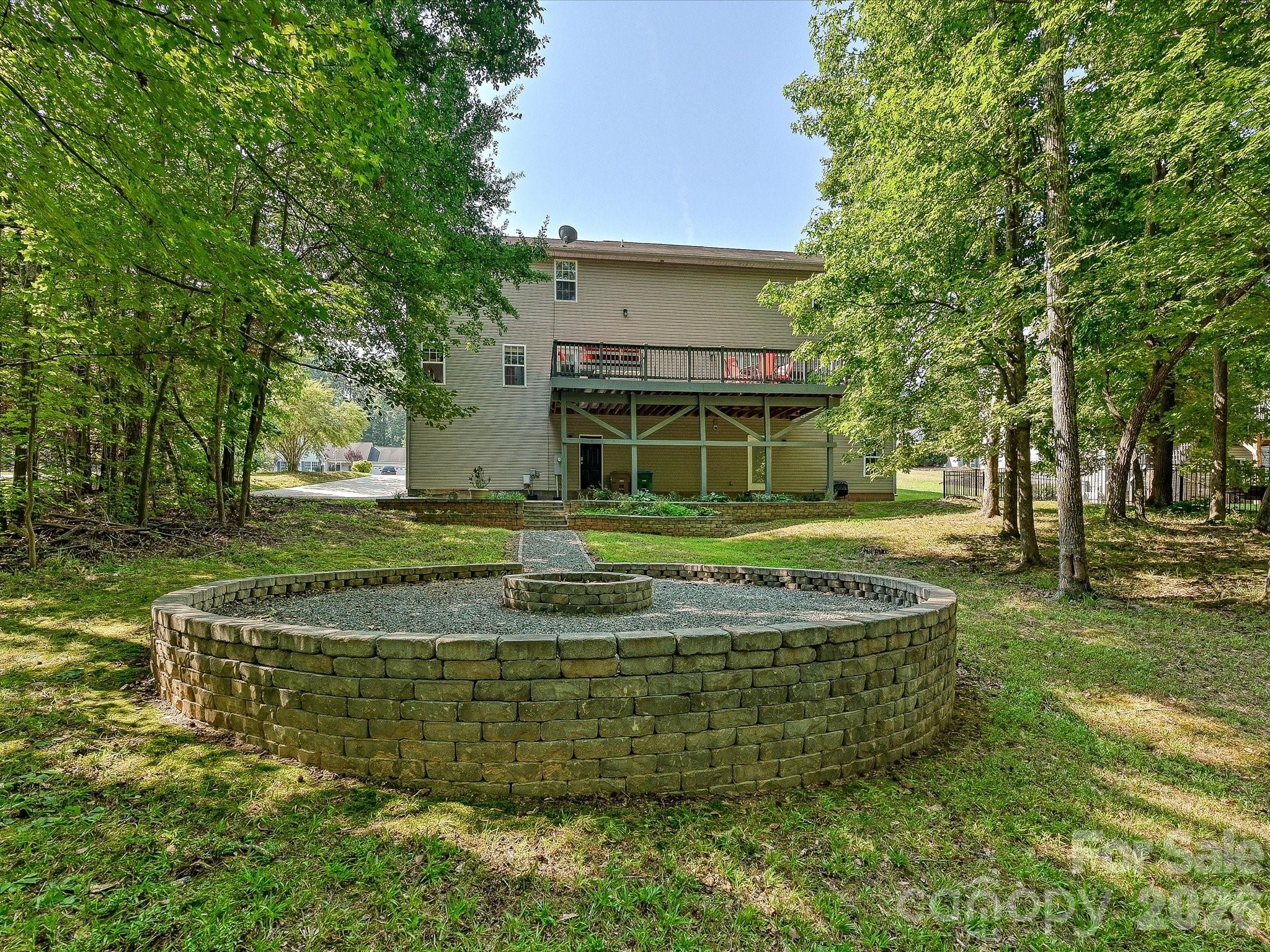 1401 Wall Street — Waxhaw
