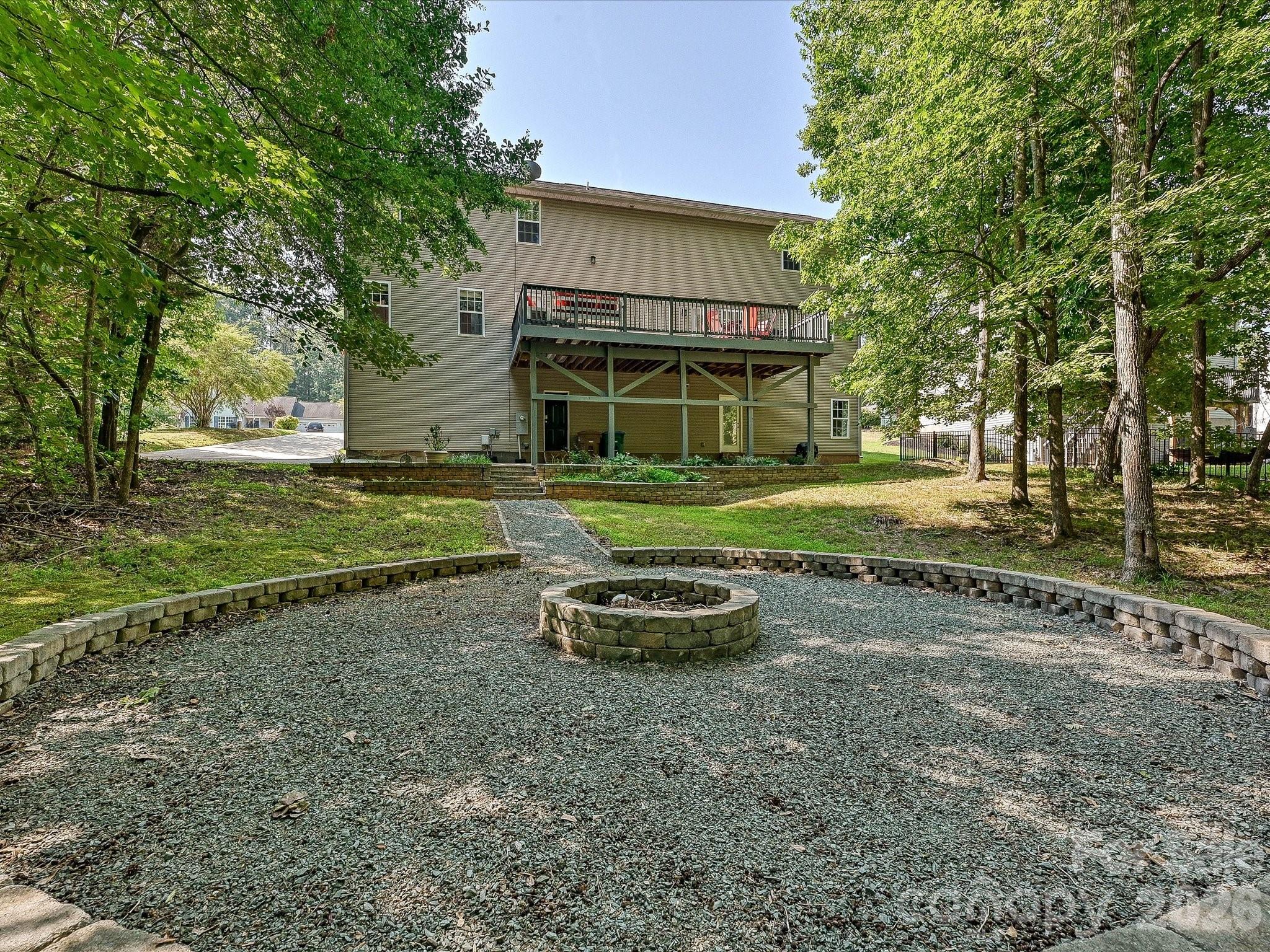 1401 Wall Street — Waxhaw