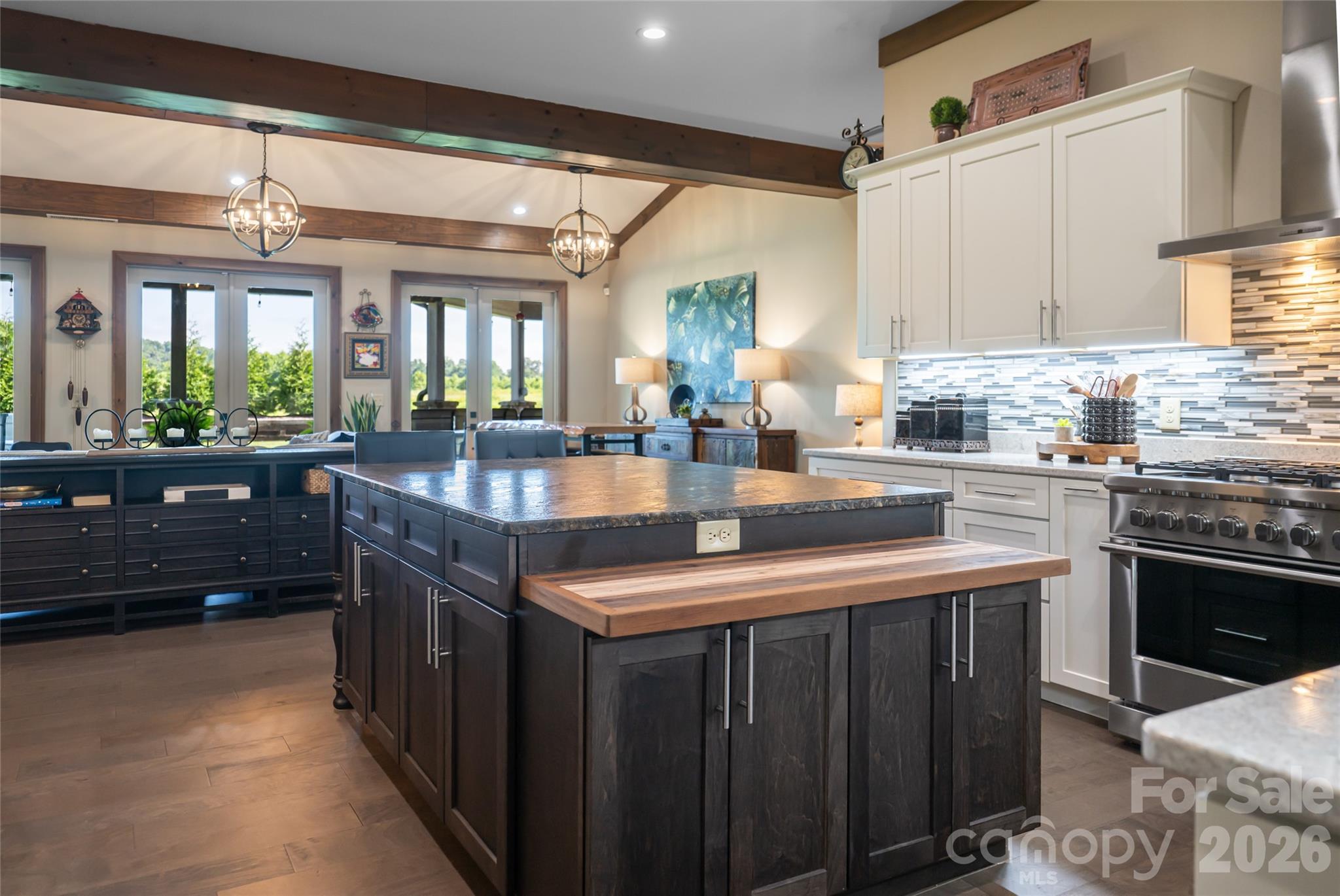 660 Pleasant Grove Road — Hendersonville