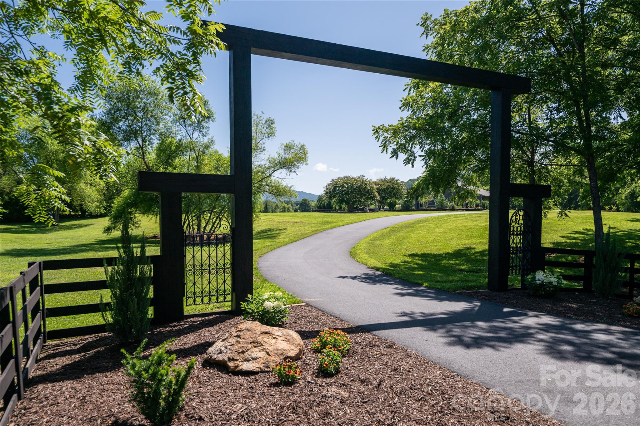 660 Pleasant Grove Road — Hendersonville