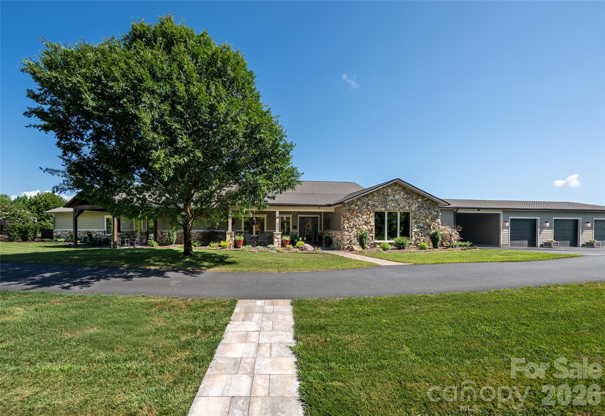 660 Pleasant Grove Road — Hendersonville