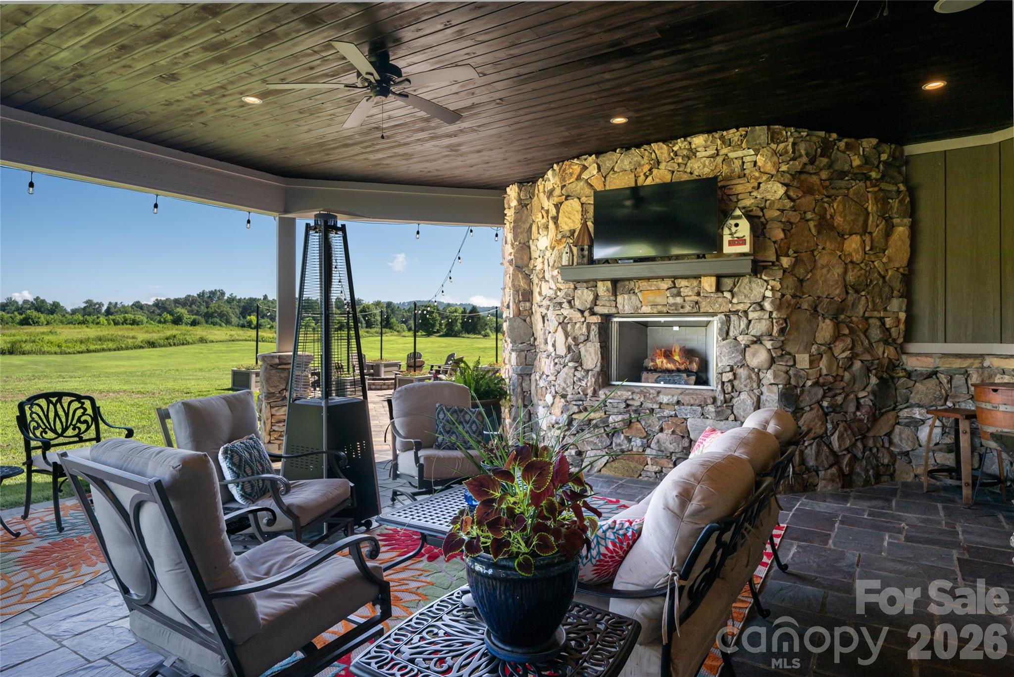 660 Pleasant Grove Road — Hendersonville