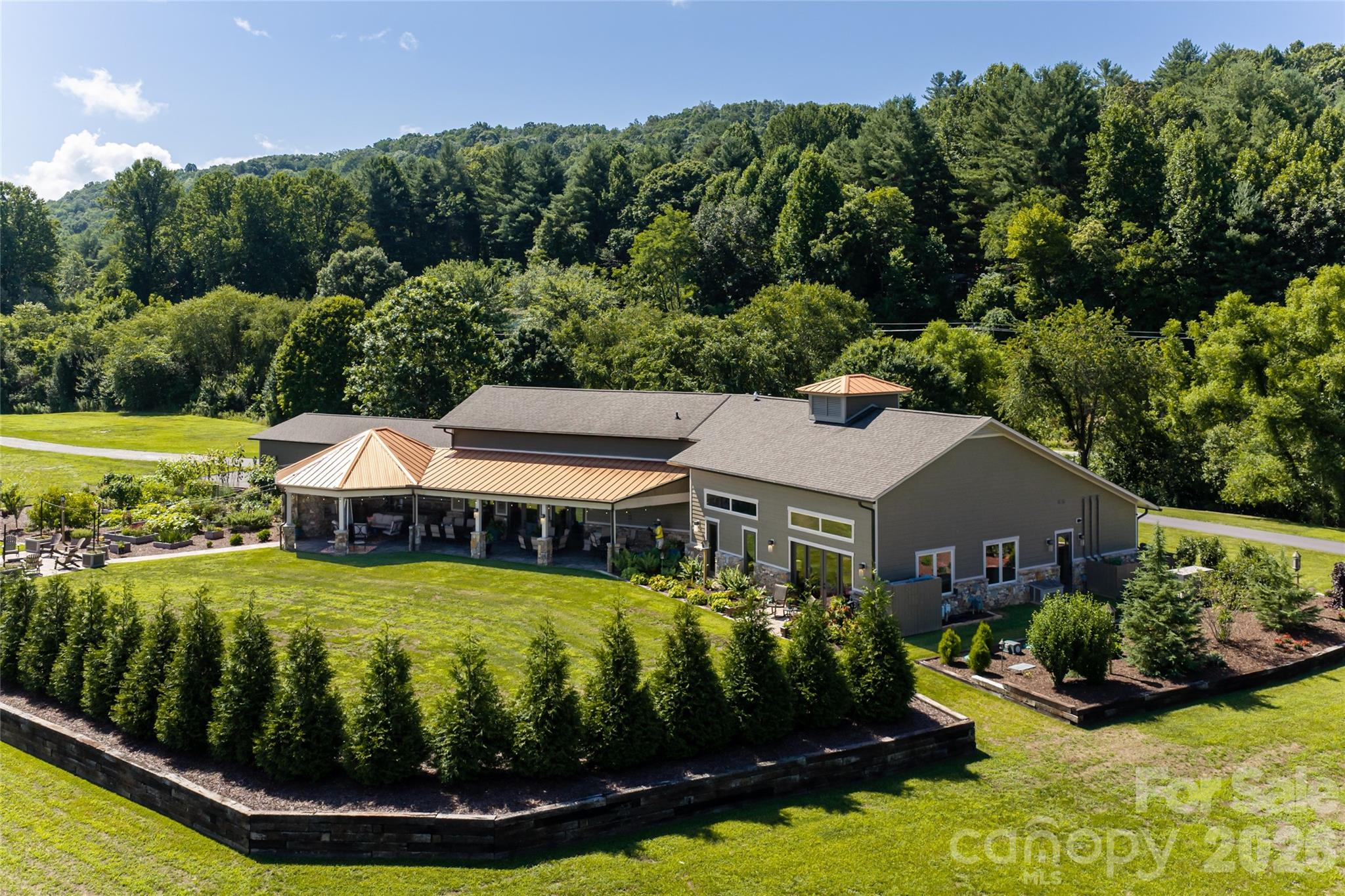 660 Pleasant Grove Road — Hendersonville
