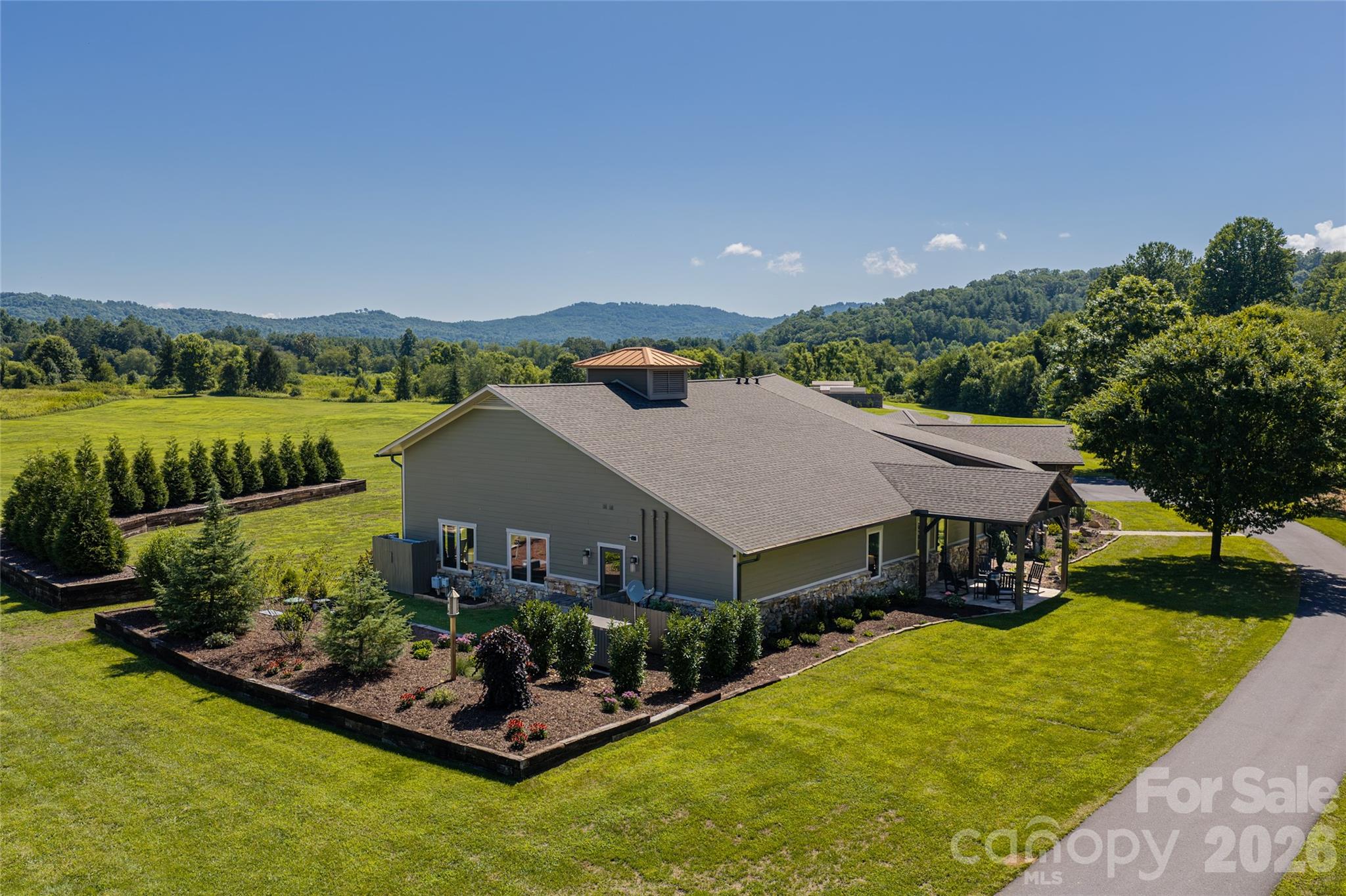 660 Pleasant Grove Road — Hendersonville