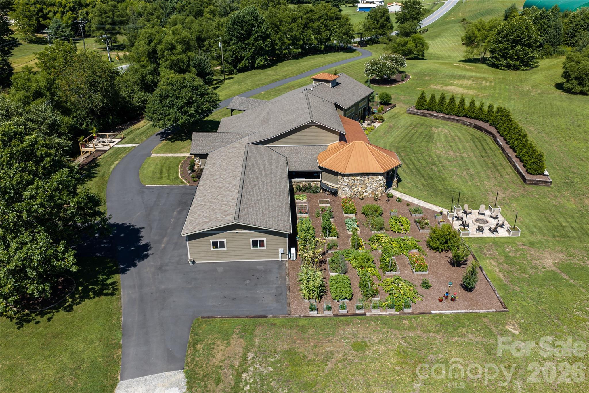 660 Pleasant Grove Road — Hendersonville