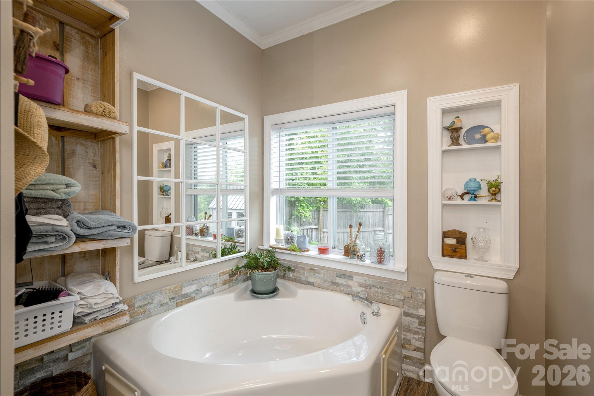 8 Blaines Way — Candler