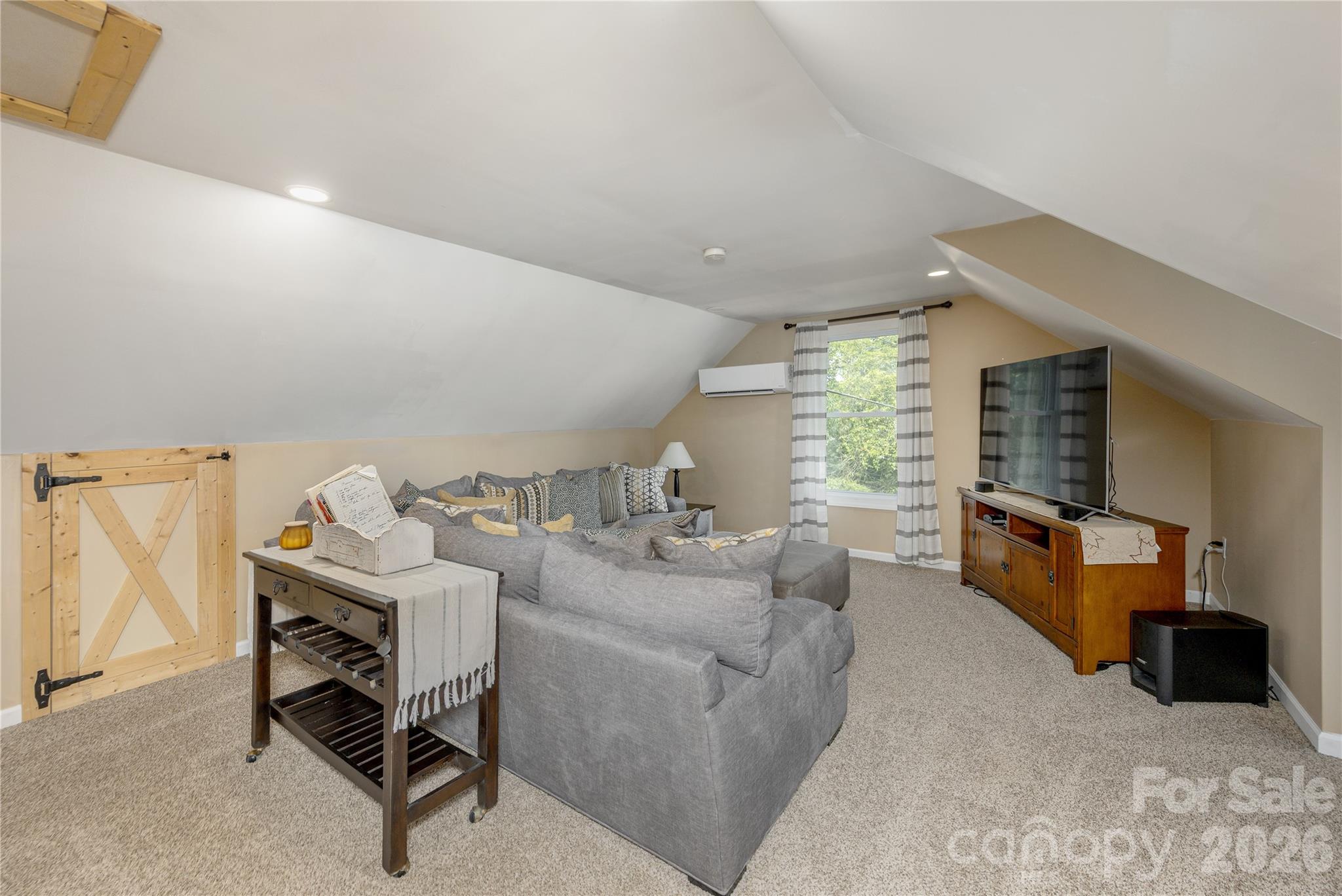 8 Blaines Way — Candler