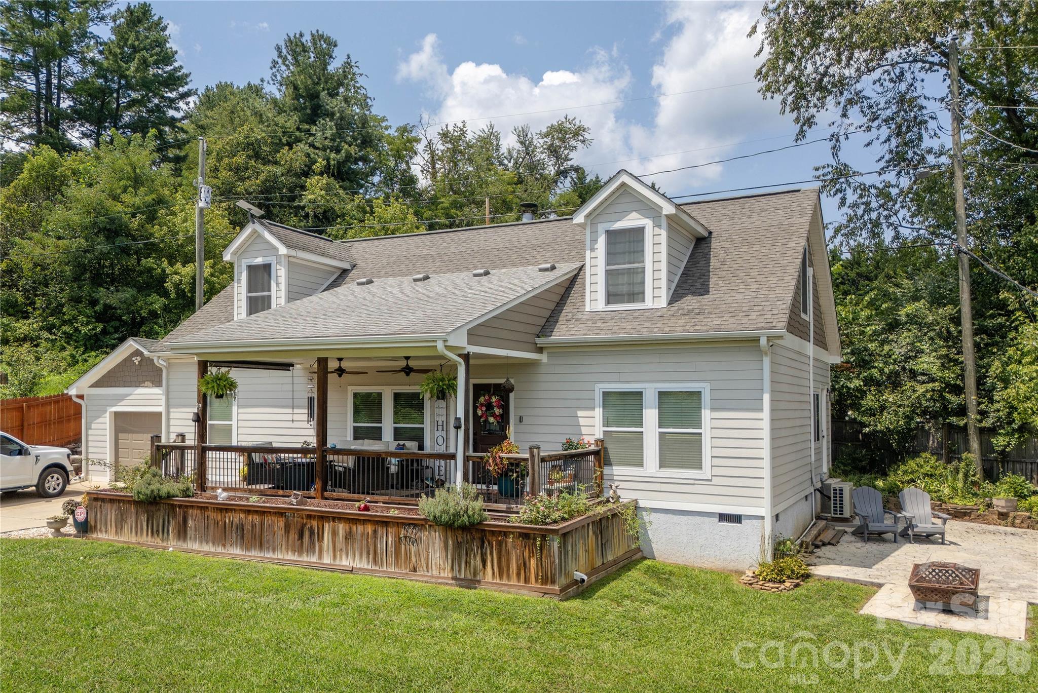 8 Blaines Way — Candler