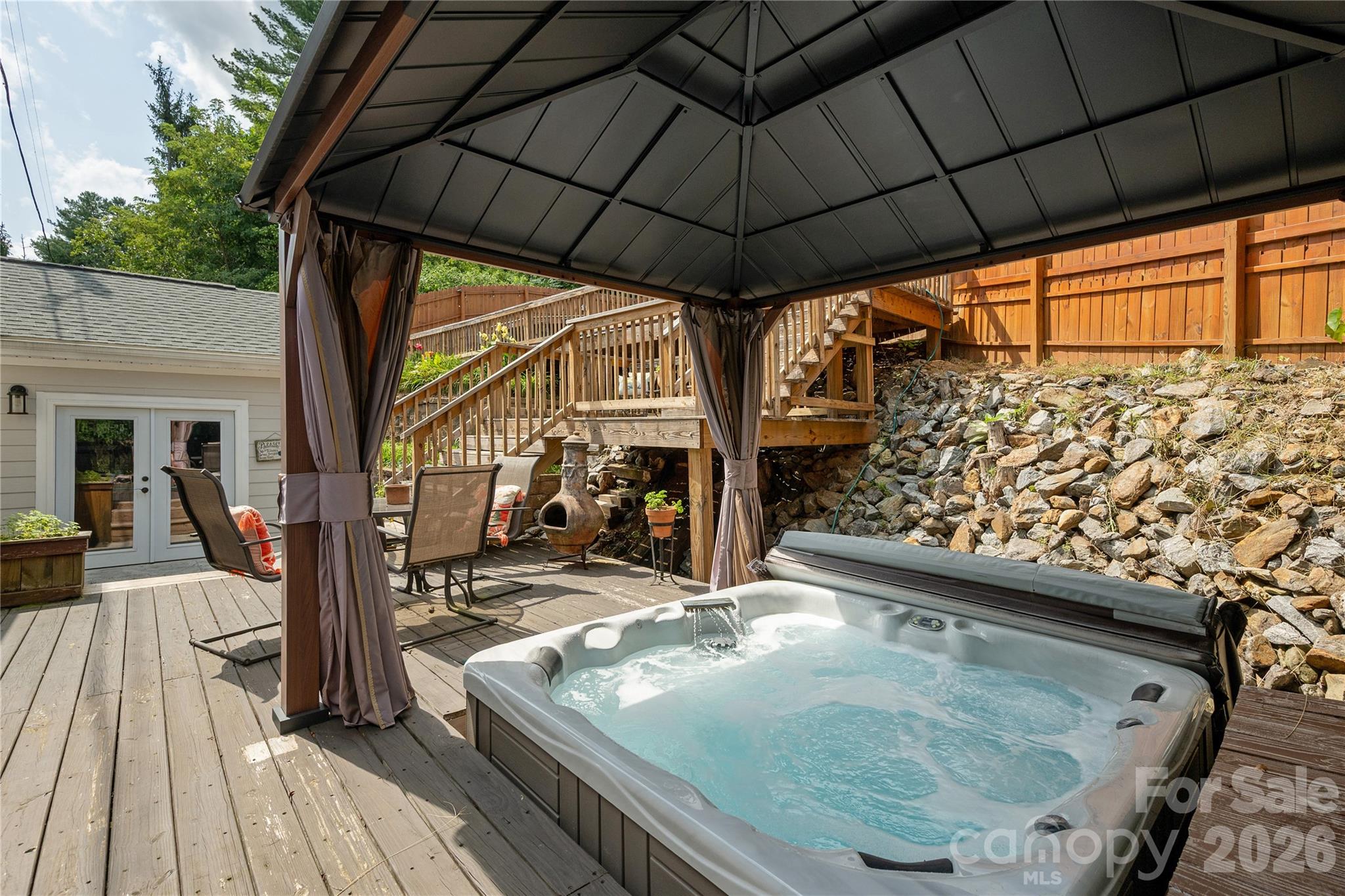 8 Blaines Way — Candler