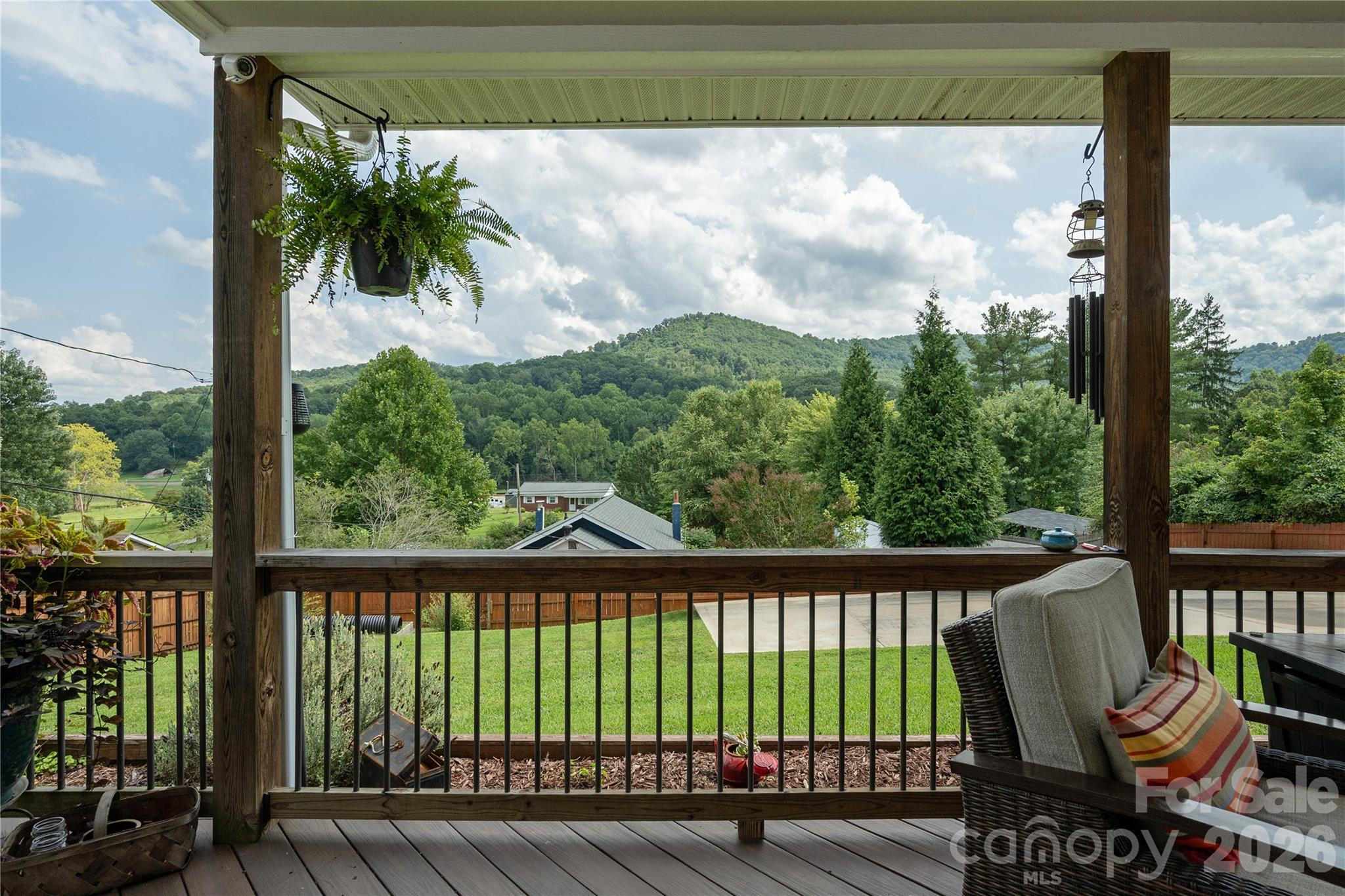 8 Blaines Way — Candler