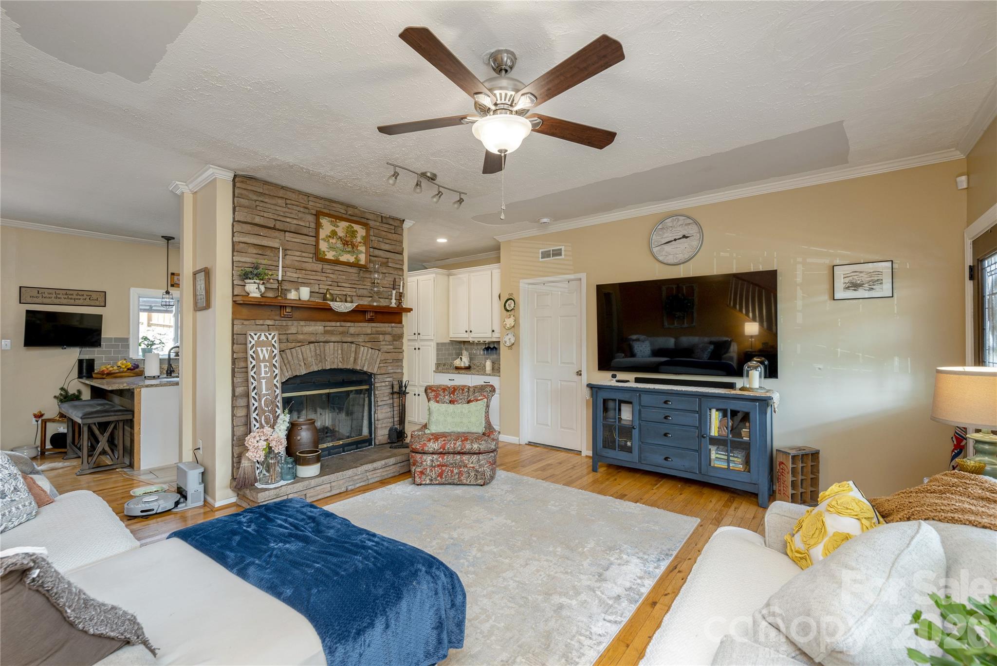 8 Blaines Way — Candler