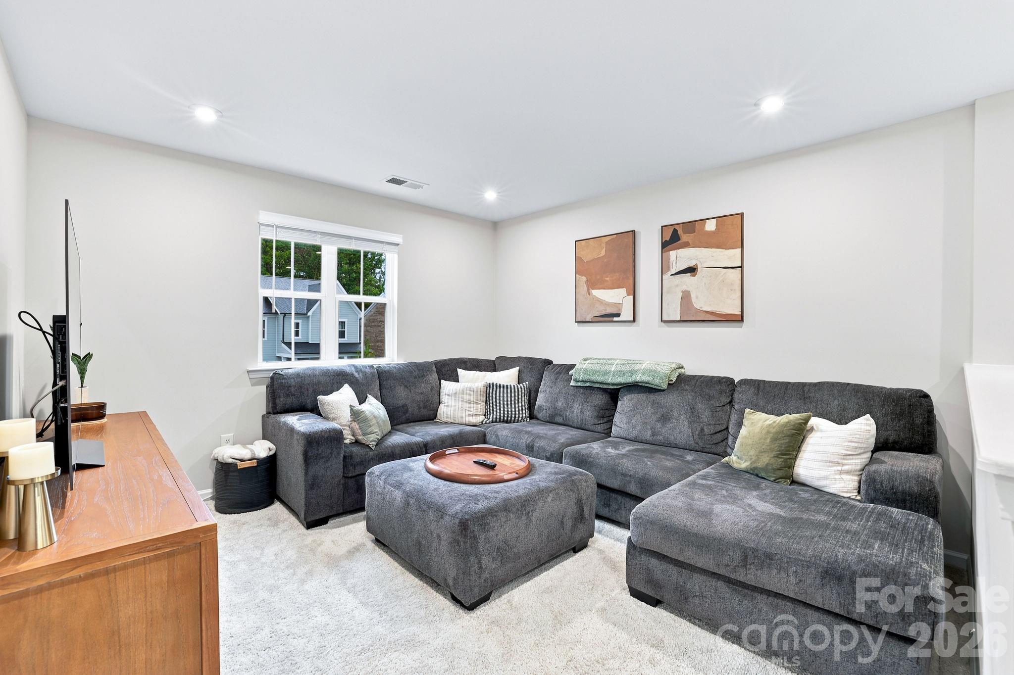 8226 Franklin Trail Street — Charlotte