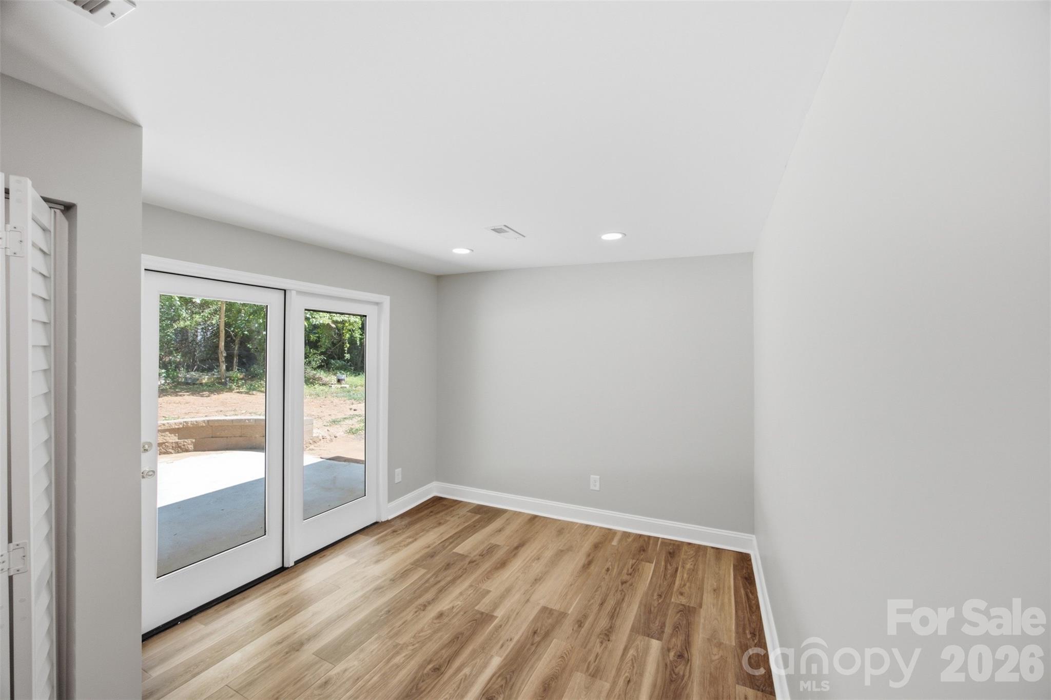 8223 Knollwood Circle — Charlotte