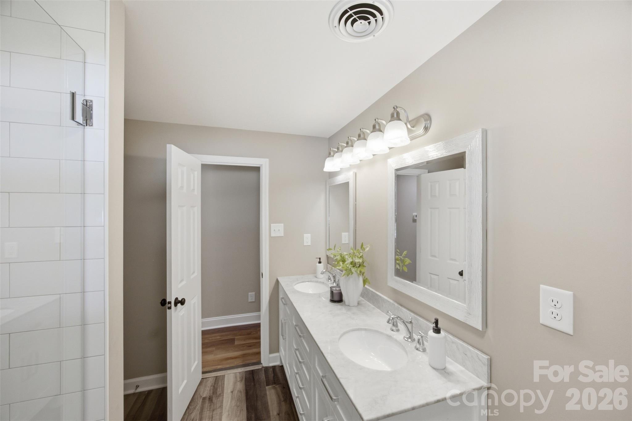 8223 Knollwood Circle — Charlotte