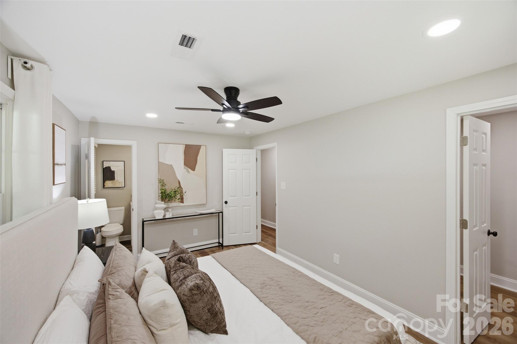 8223 Knollwood Circle — Charlotte