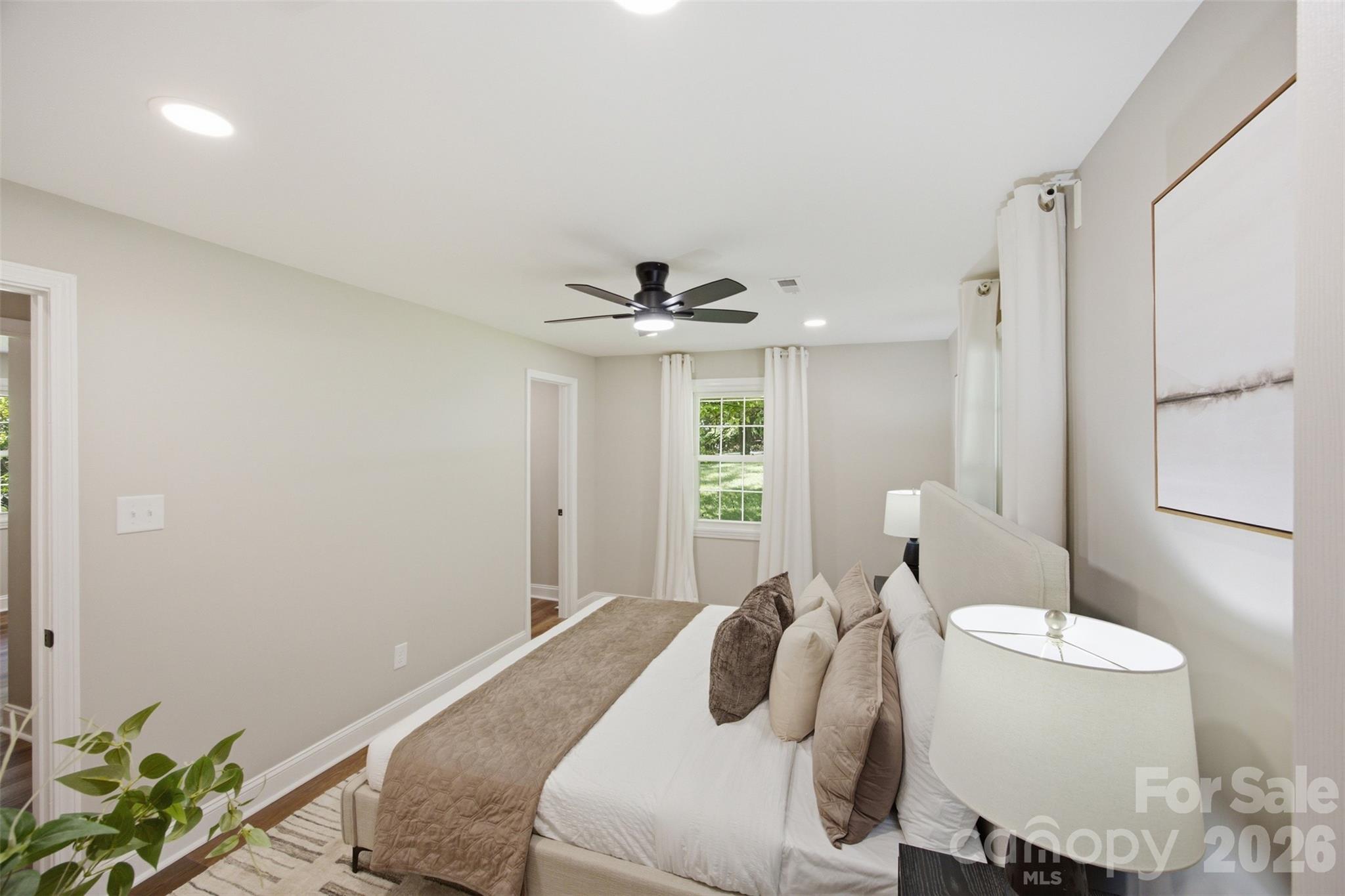 8223 Knollwood Circle — Charlotte