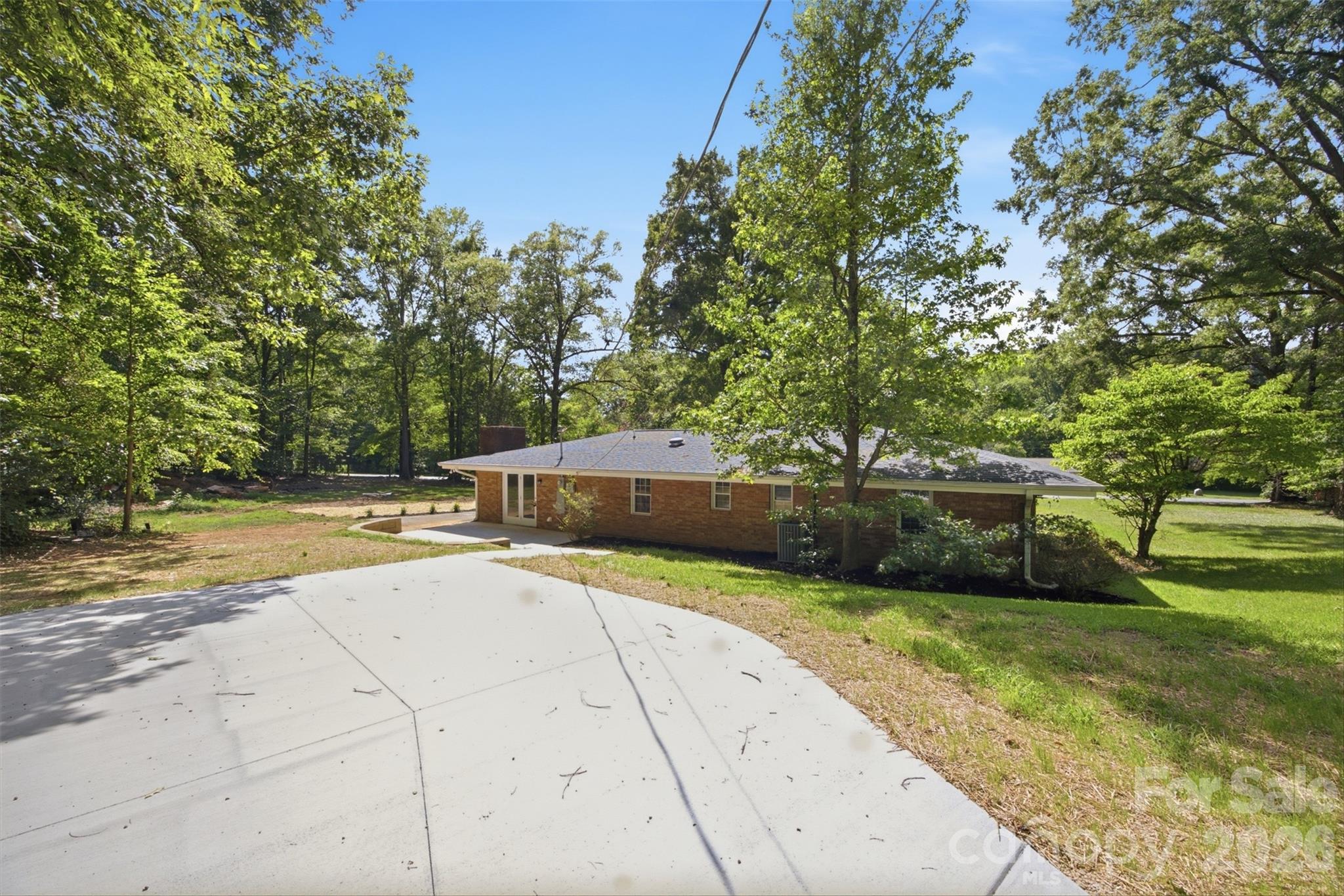 8223 Knollwood Circle — Charlotte