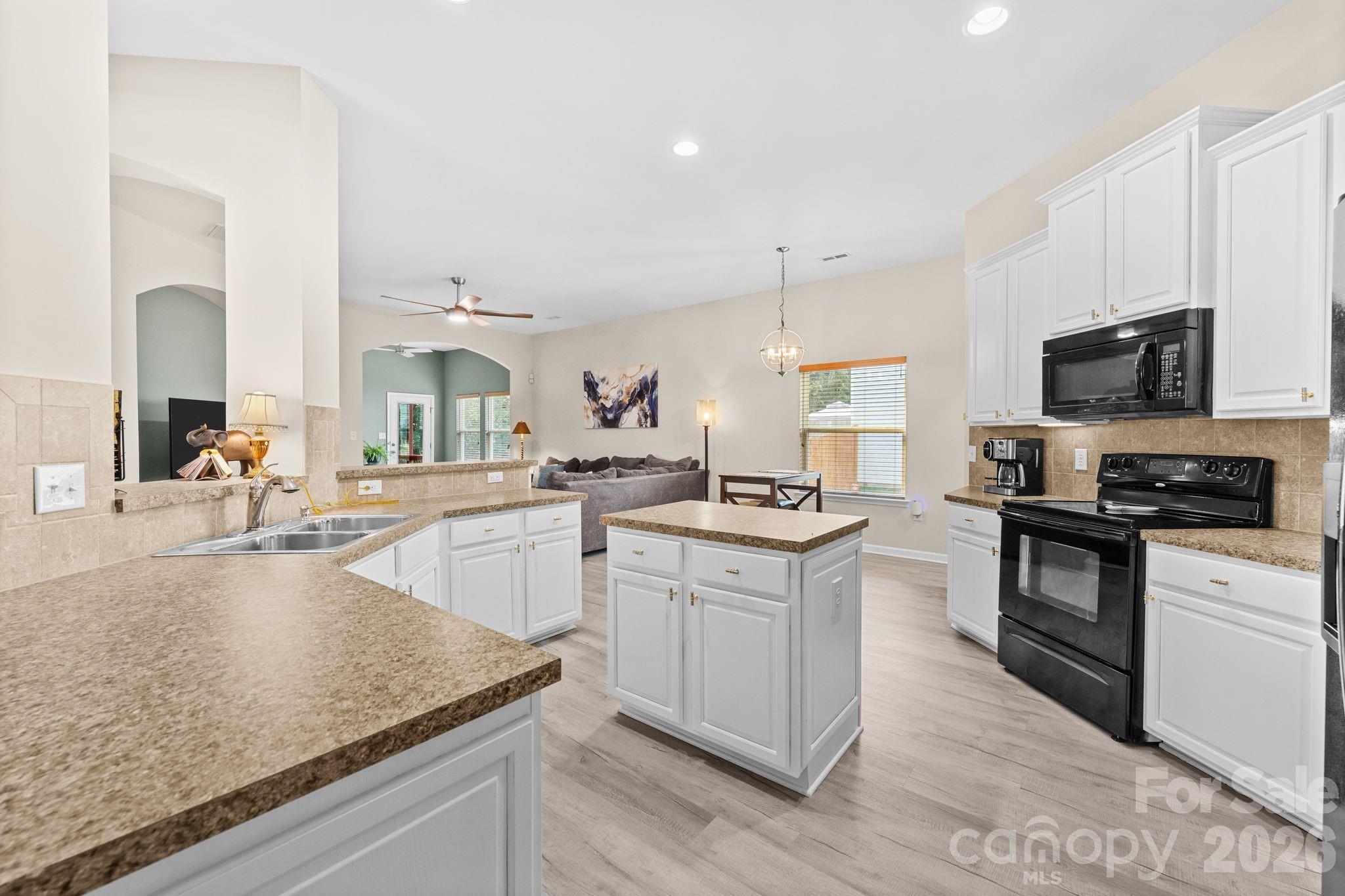 3813 Quiet Creek Circle — Charlotte