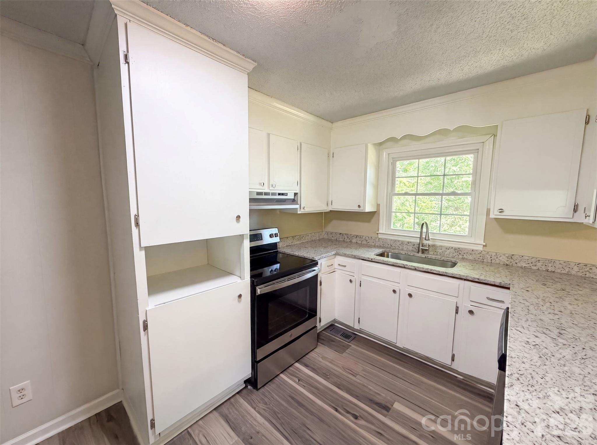4305 Dawnwood Drive — Gastonia