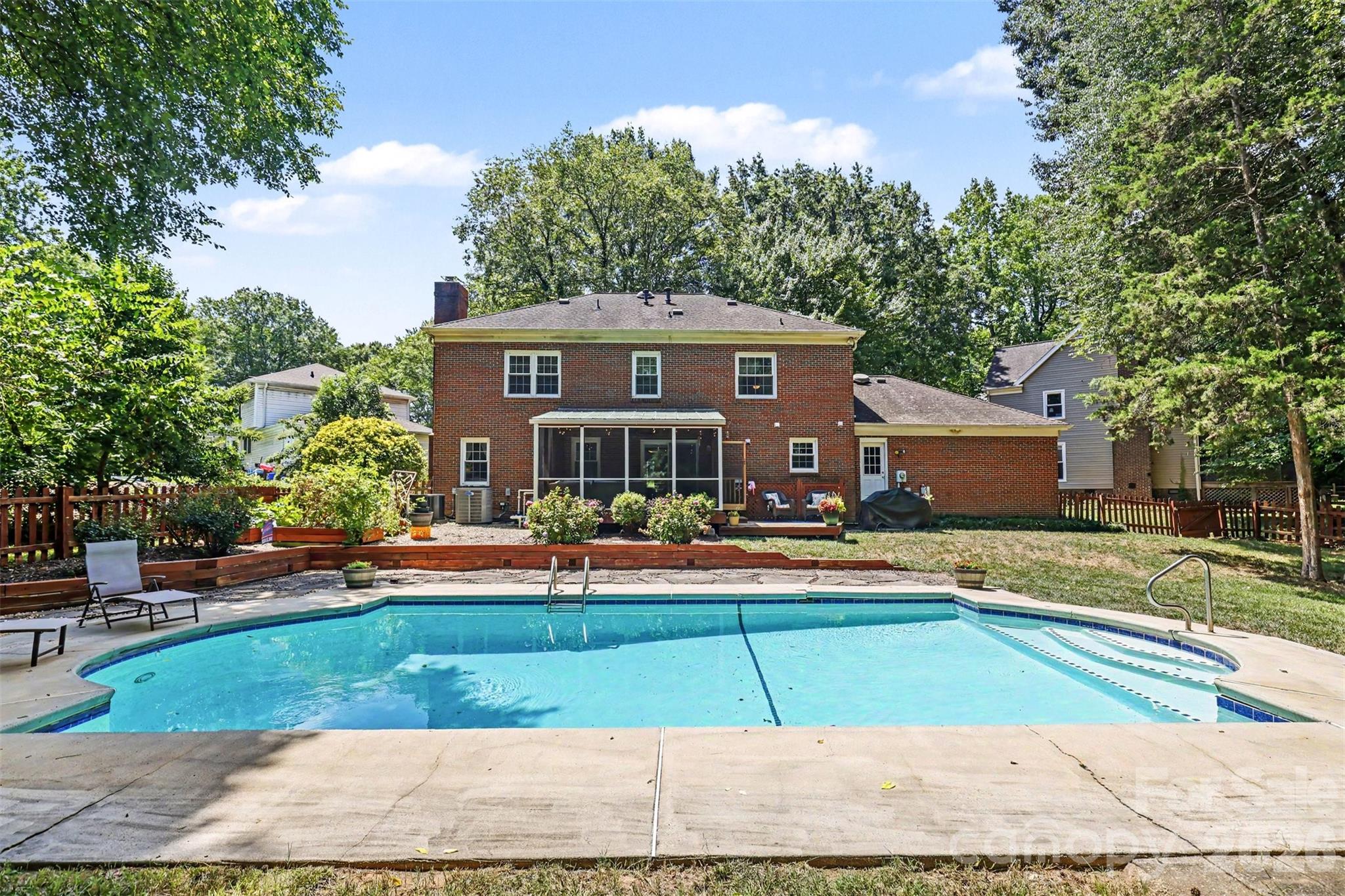 3108 Peregrine Court — Charlotte