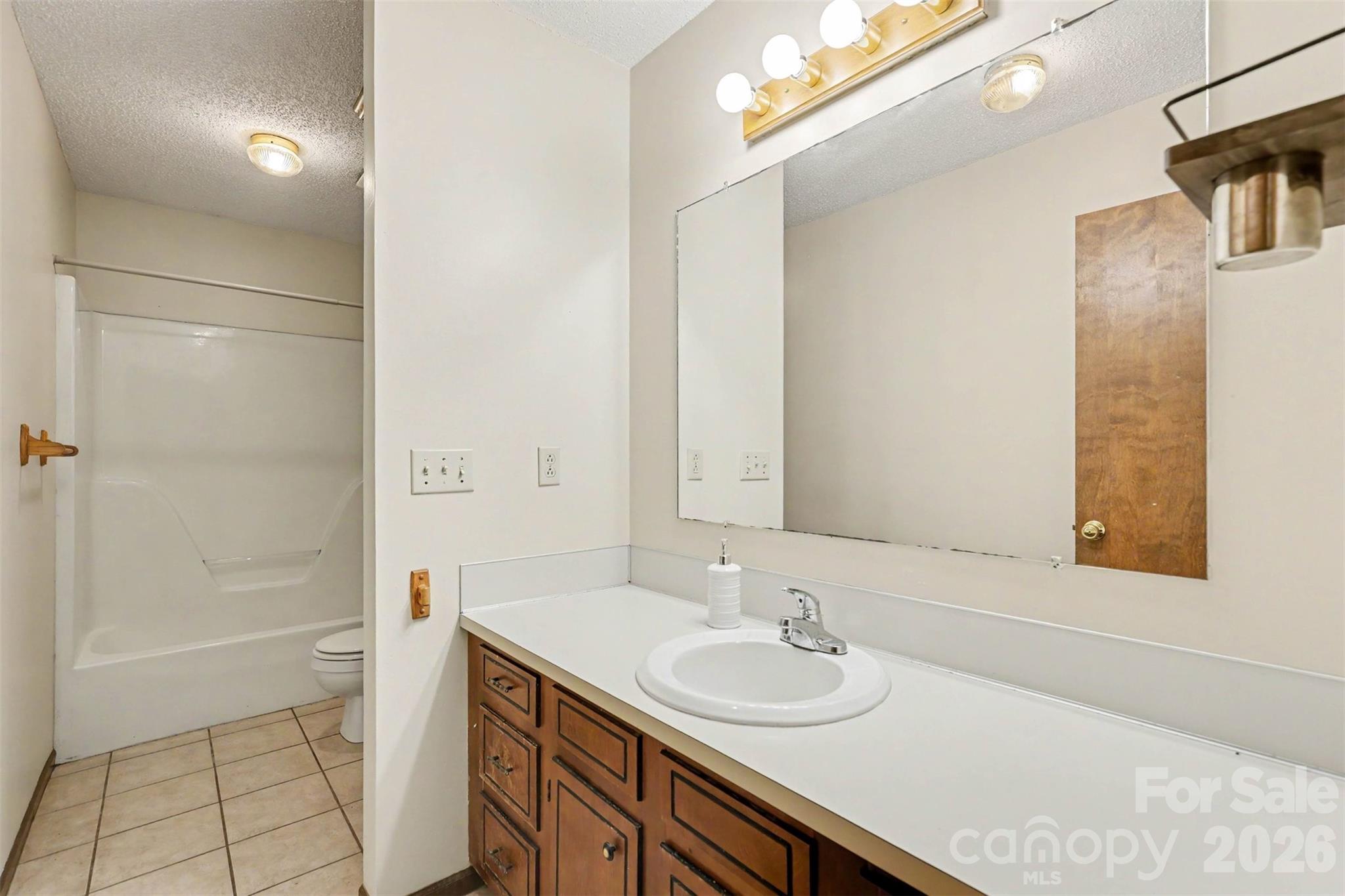 3608 Cowboy Lane — Charlotte