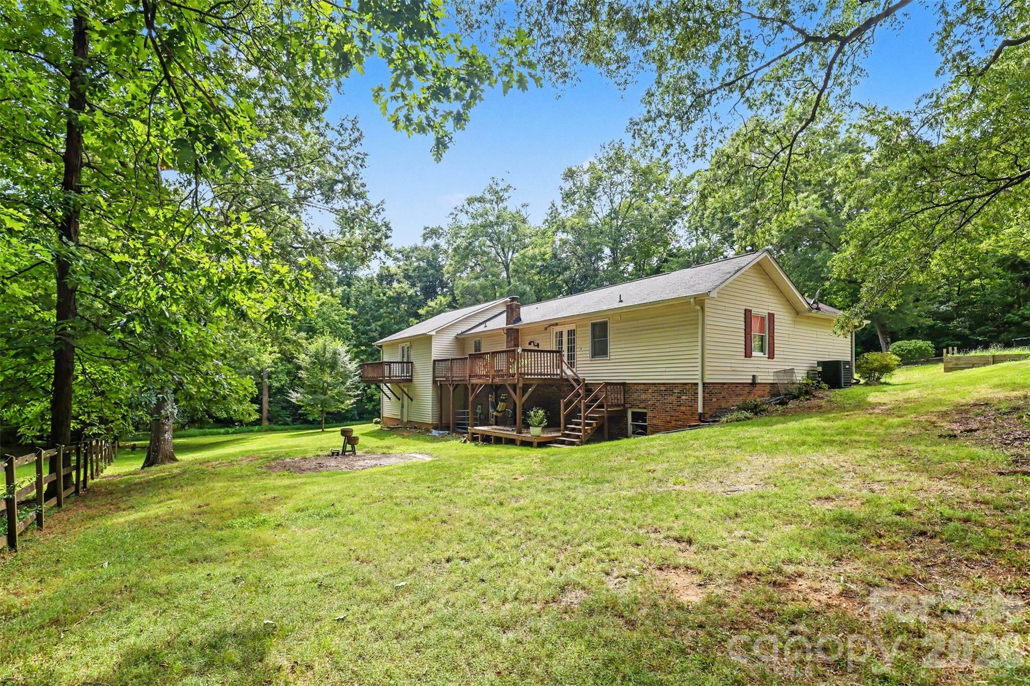 3608 Cowboy Lane — Charlotte