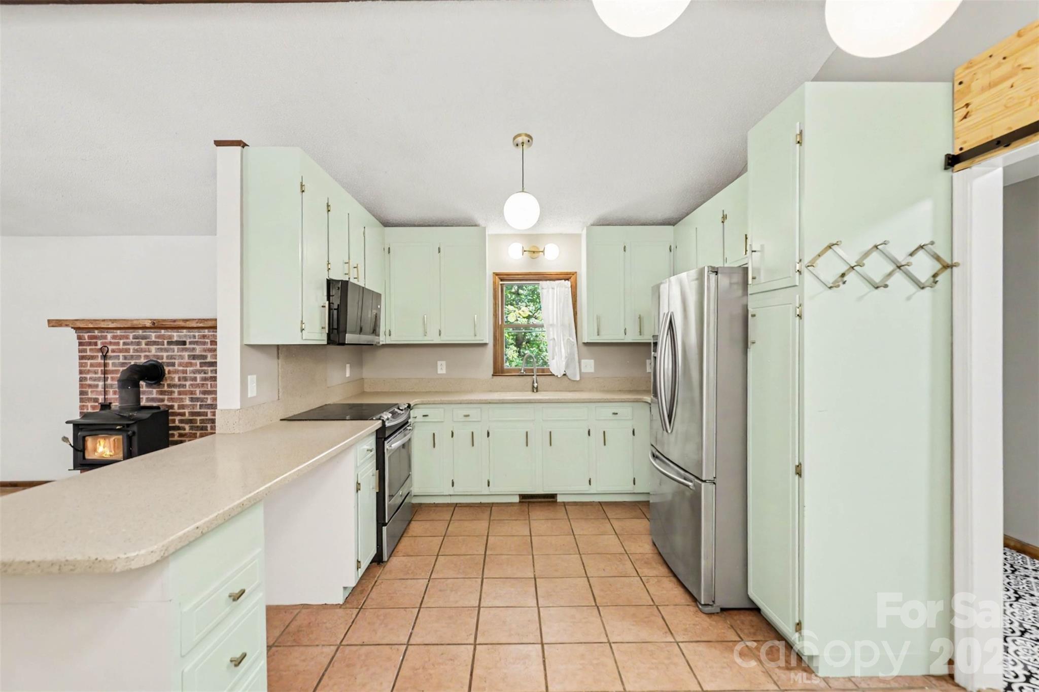 3608 Cowboy Lane — Charlotte