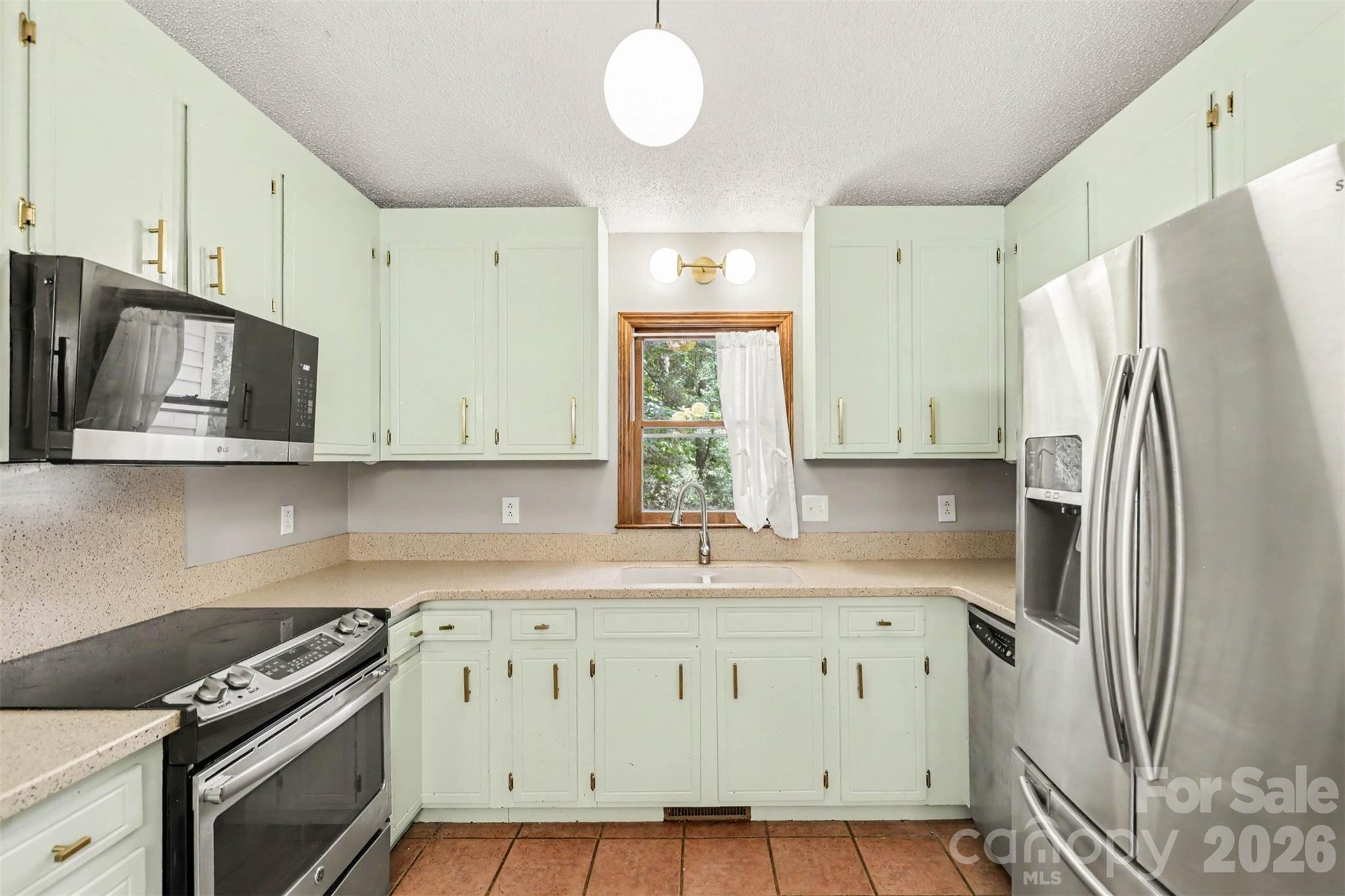 3608 Cowboy Lane — Charlotte