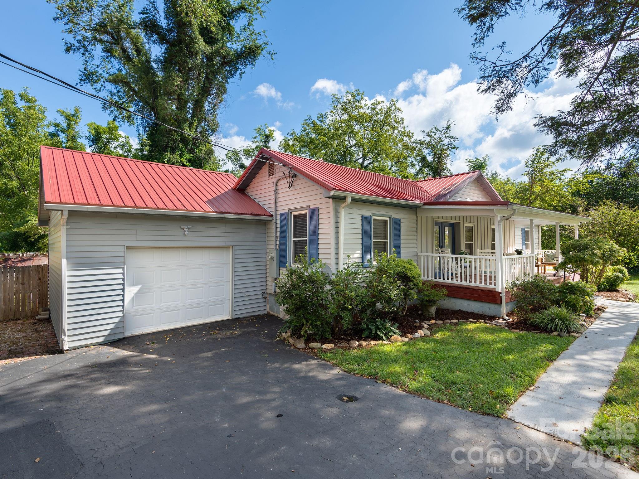 304 Old Haw Creek Road — Asheville