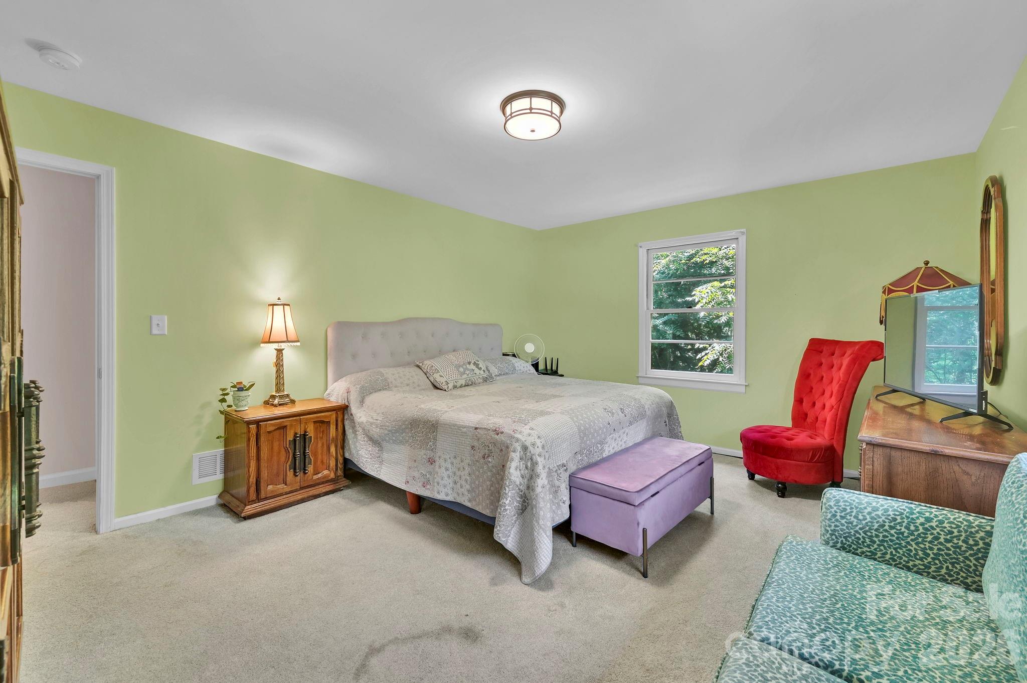 28 Glenview Road — Asheville