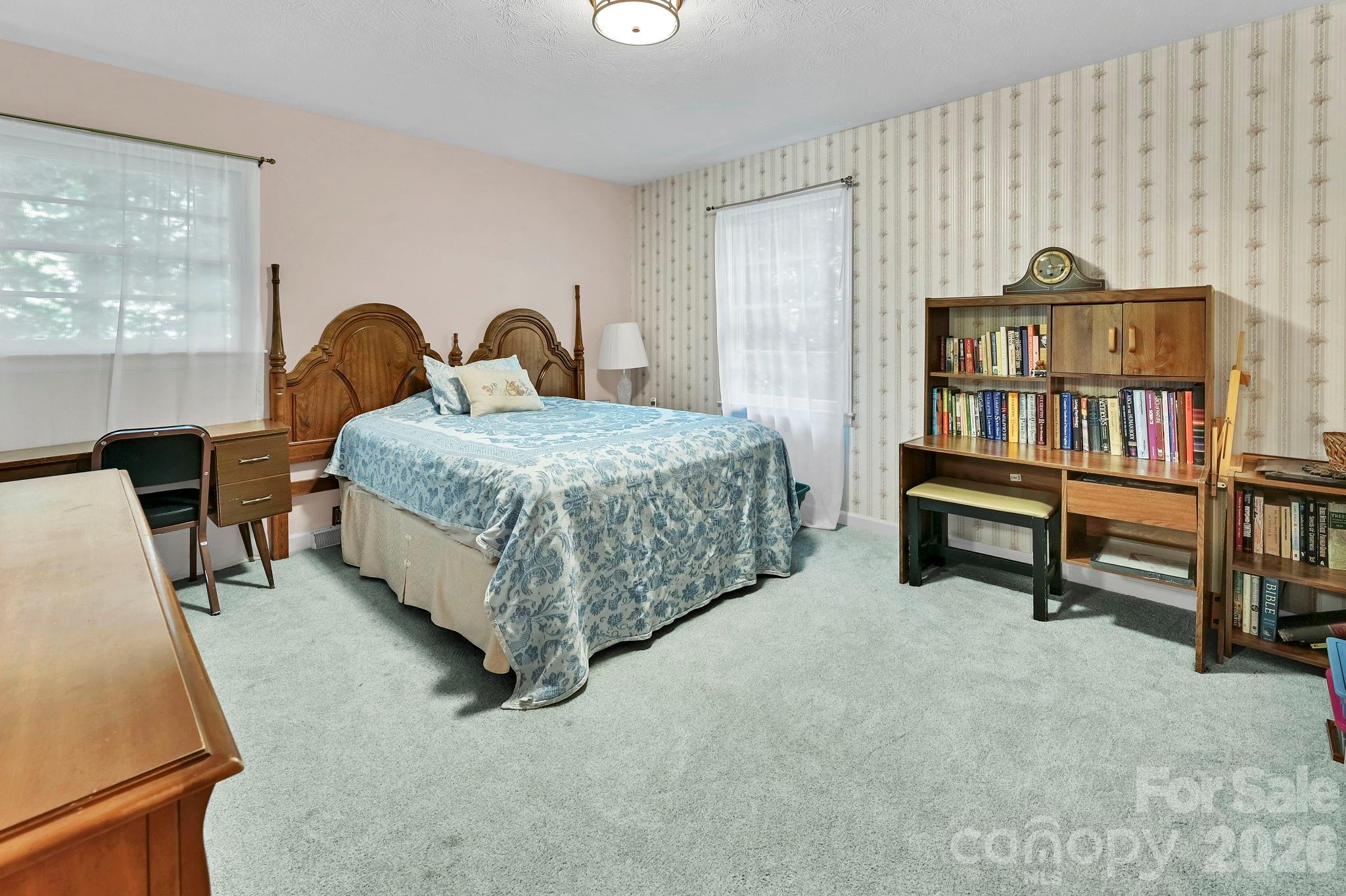 28 Glenview Road — Asheville