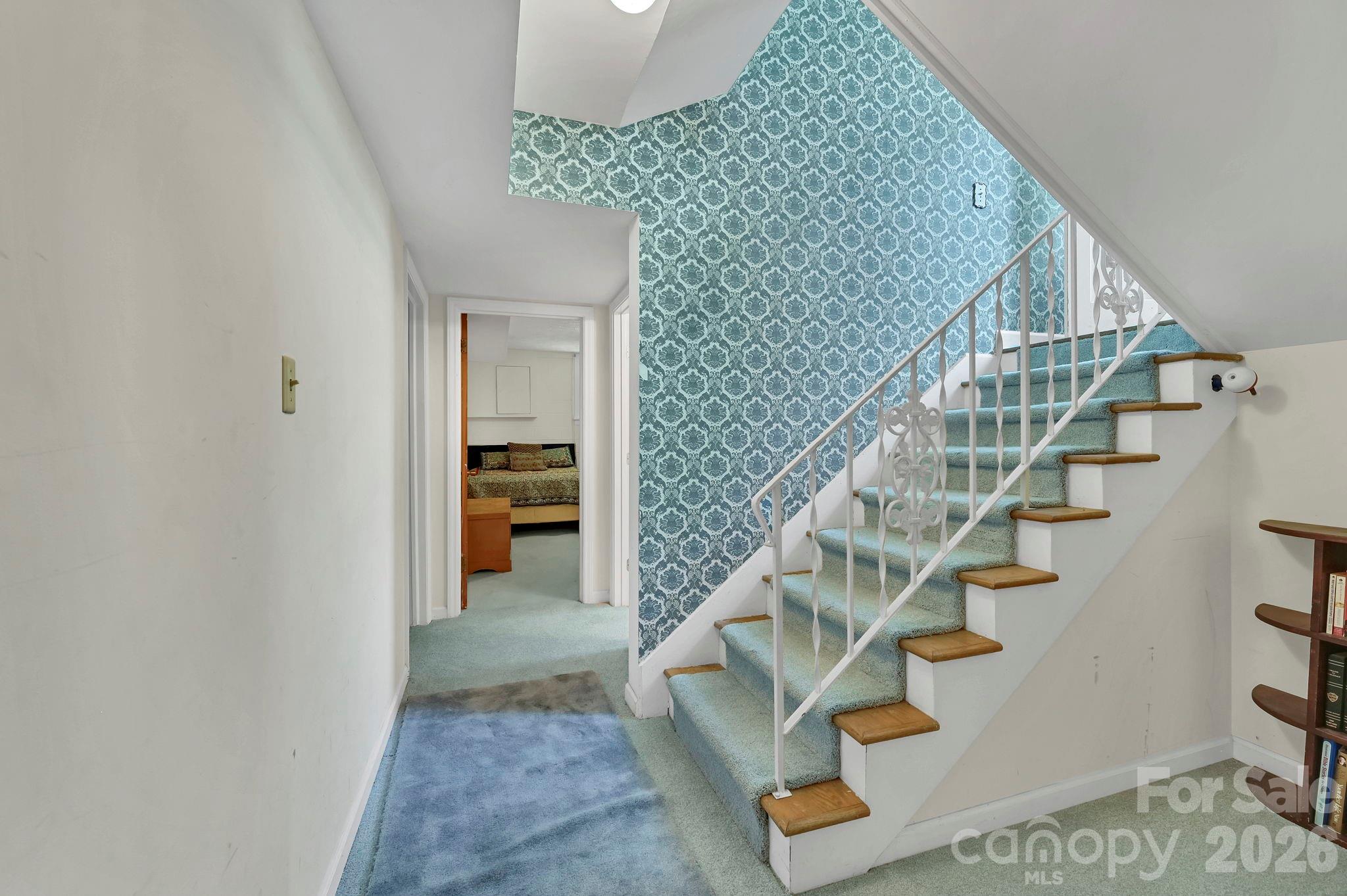 28 Glenview Road — Asheville