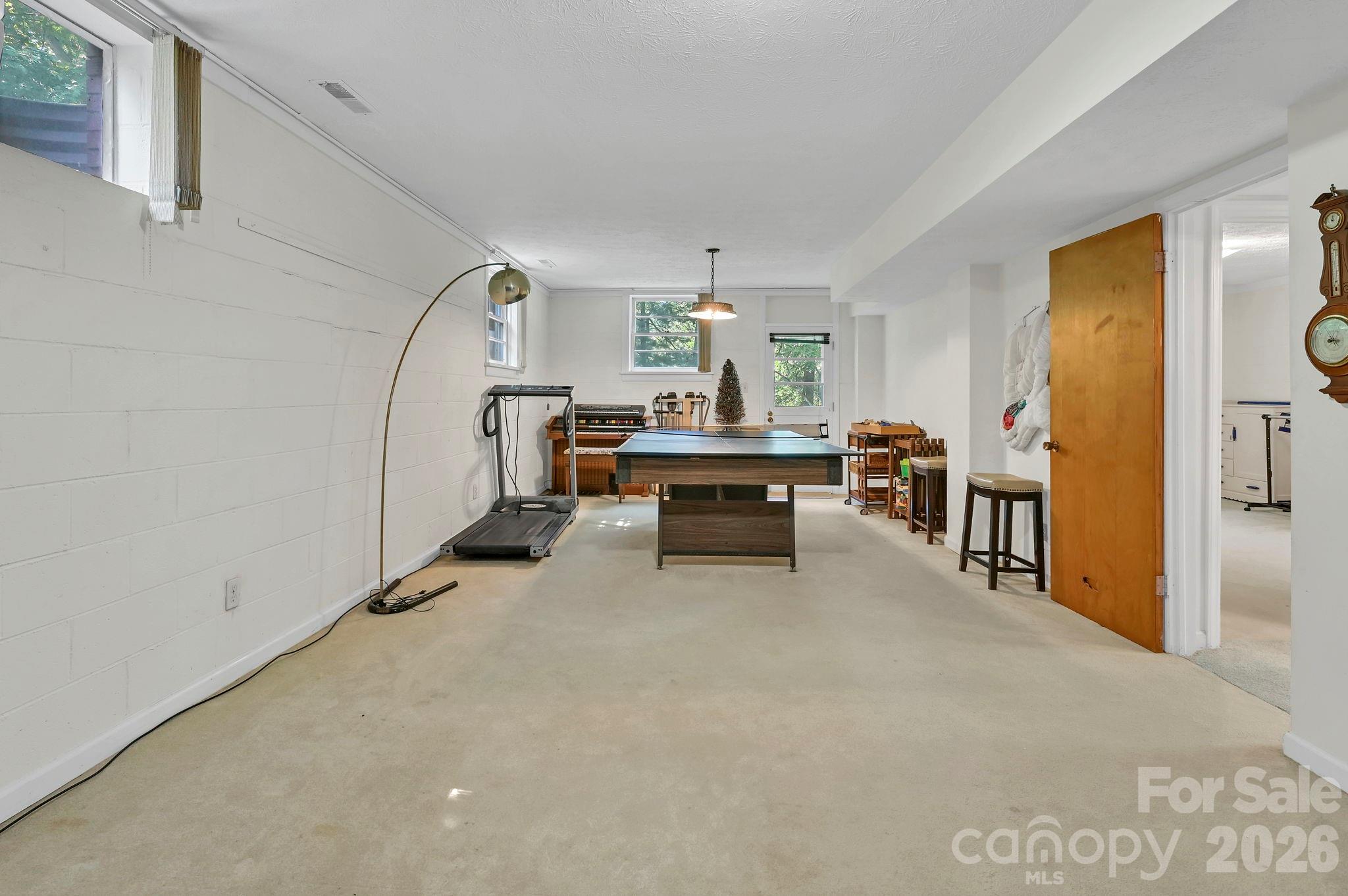 28 Glenview Road — Asheville
